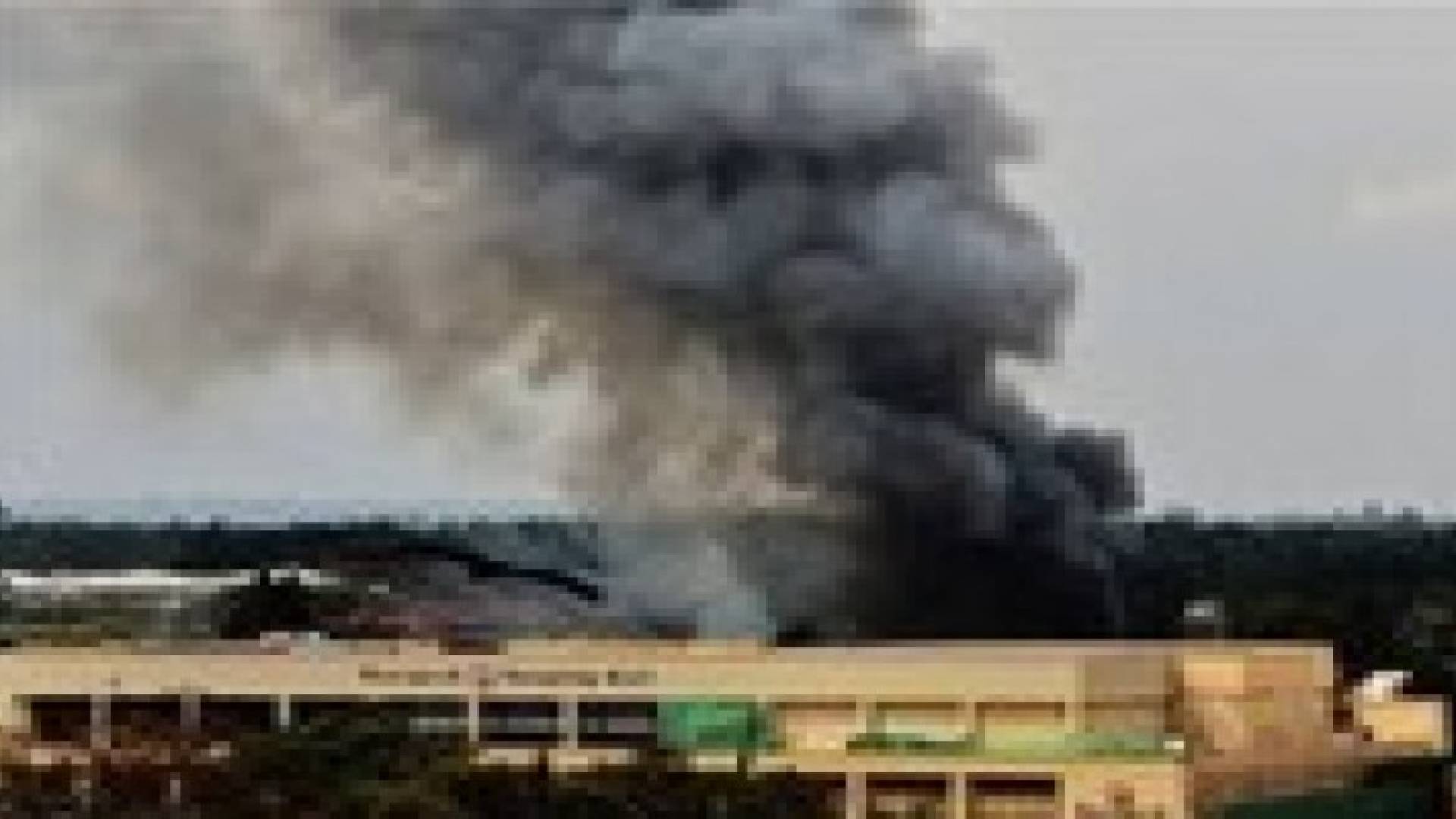انفجار ضخم خارج مطار مقديشو بالصومال