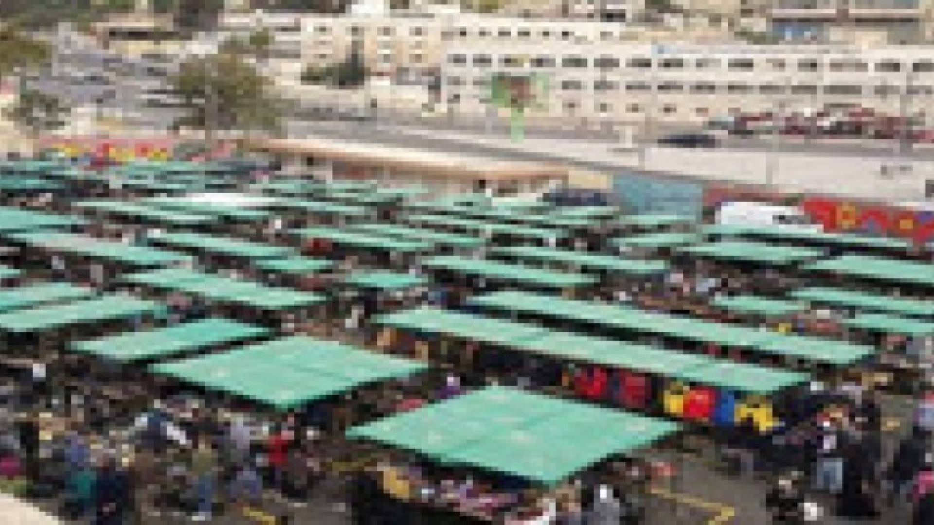 سوق راس العين يشهد اقبالا كبيرا بعد نقله من منطقة العبدلي
