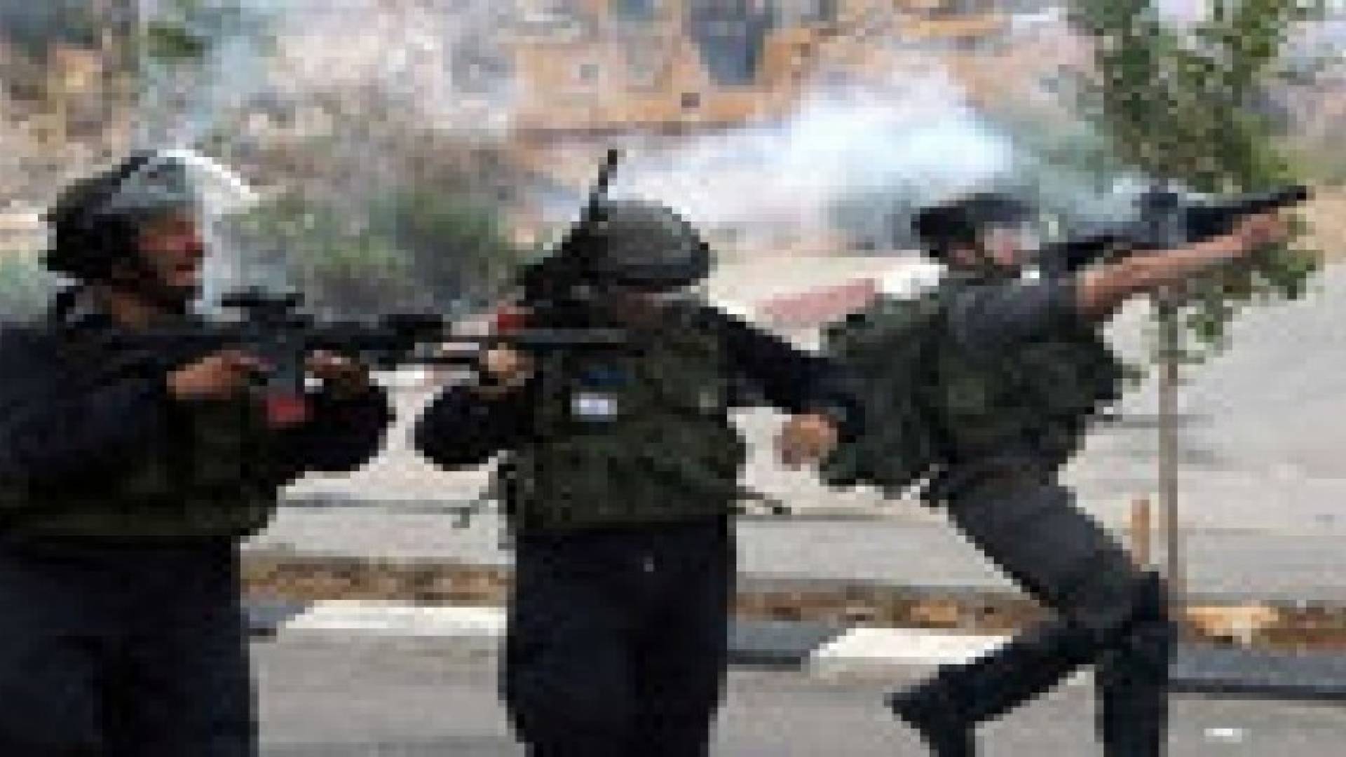 اصابة شابين فلسطينيين بجروح برصاص الاحتلال شمال قطاع غزة