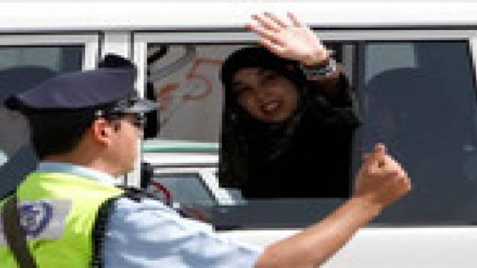 مركز حقوقي: الاحتلال اعتقل 20 فتاة فلسطينية الشهر الماضي