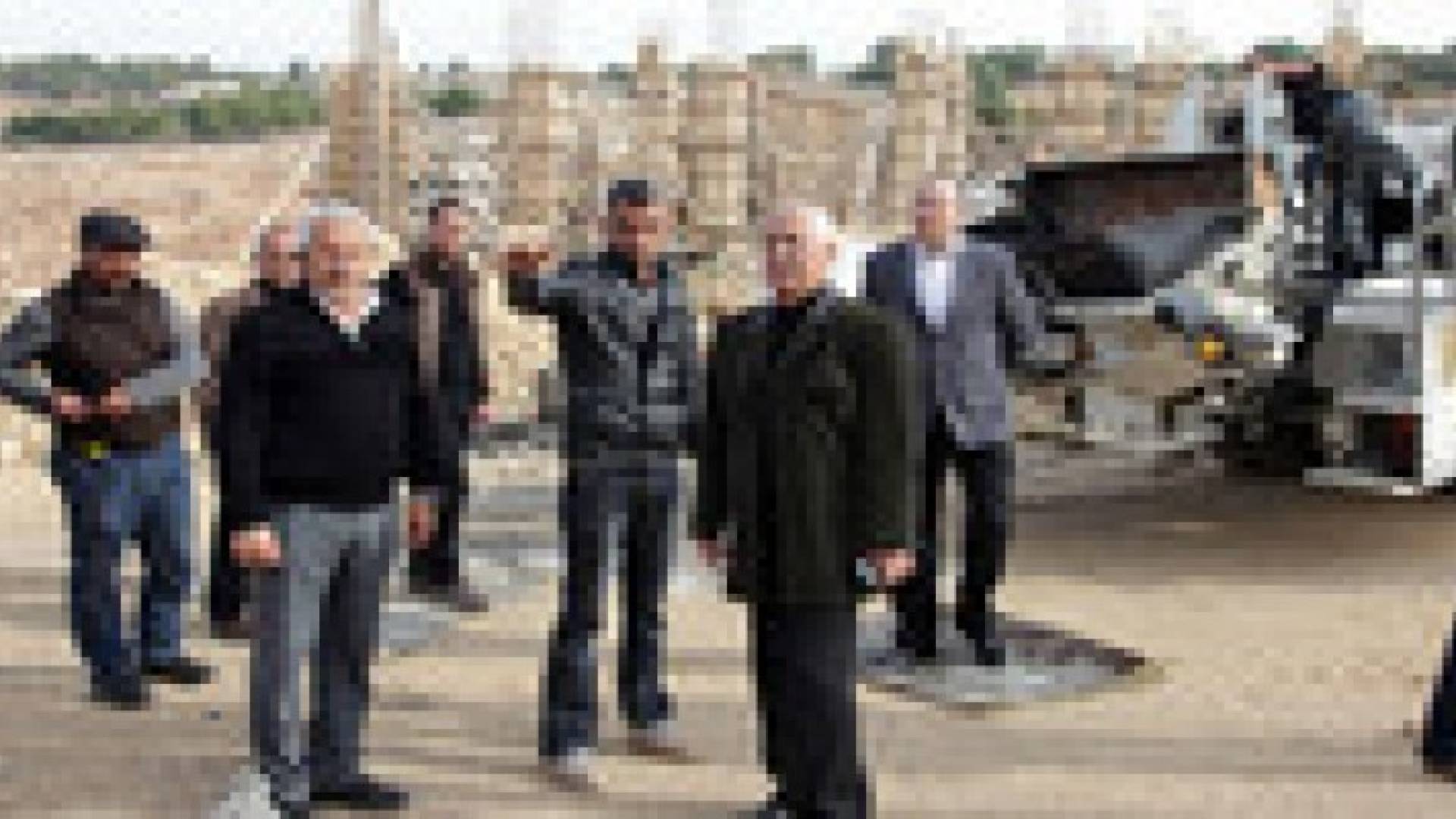 العيسوي يتابع جولاته التفقدية لمشاريع المبادرات الملكية في الكرك(مصور)