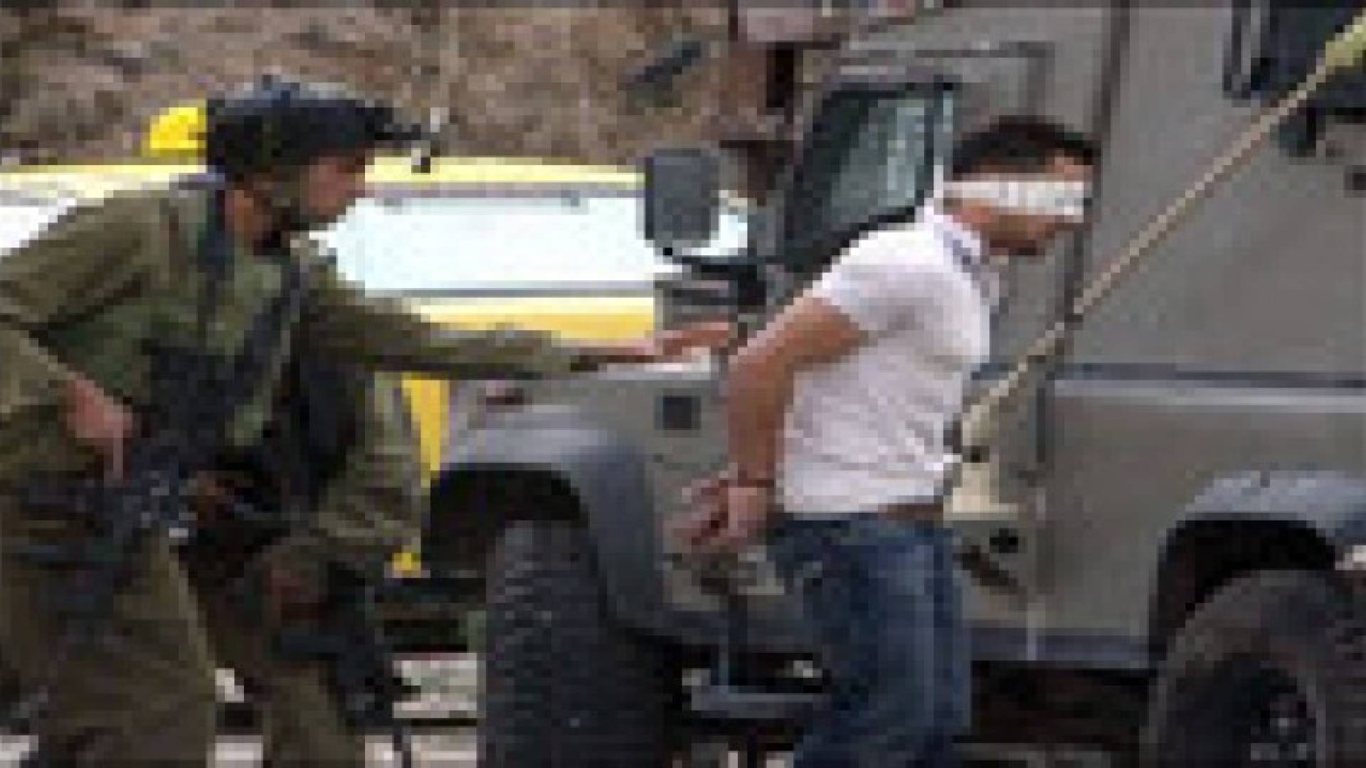 الاحتلال يعتقل 15 فلسطينيا في الضفة الغربية