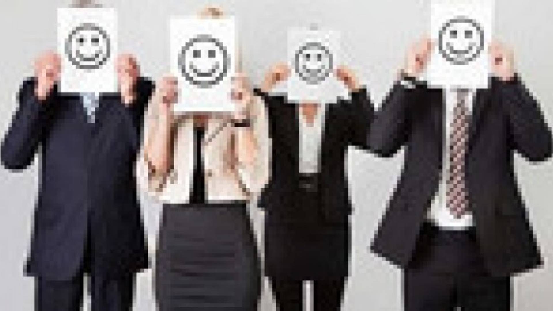 دراسة تحذر من خطورة الابتسام أثناء الحزن