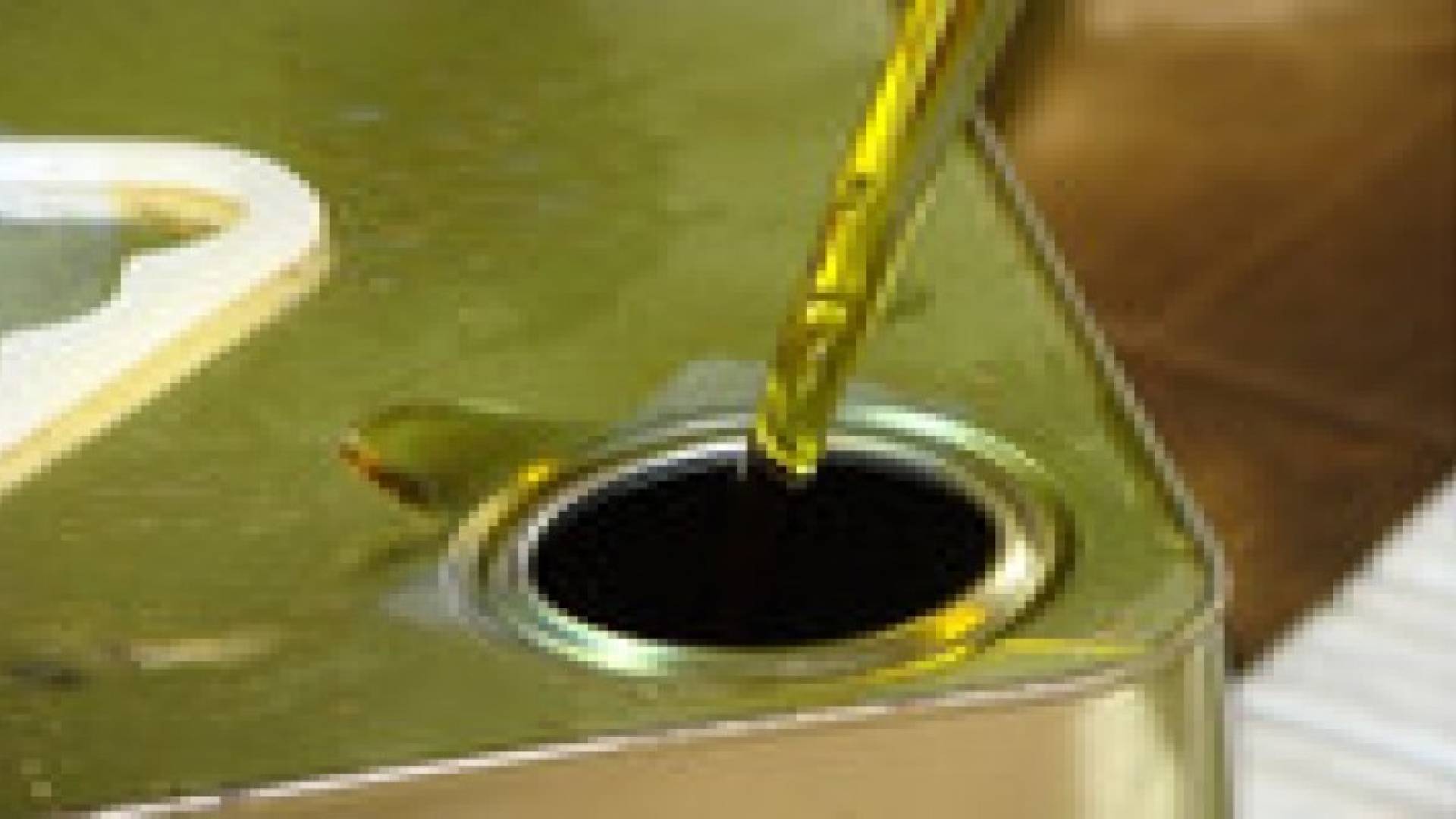 جوبيا تدعو الى تنظيم استيراد زيت الزيتون