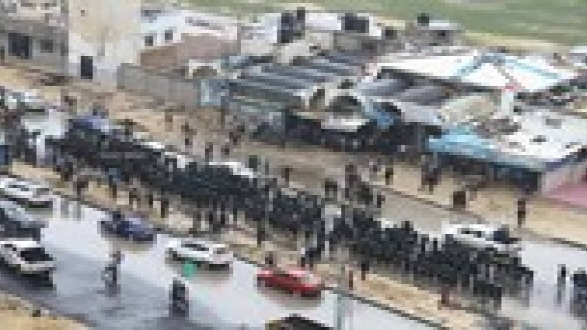 حماس تنظم عرضا عسكريا كبيرا بغزة في ذكرى تأسيسها الـ"27"..صور