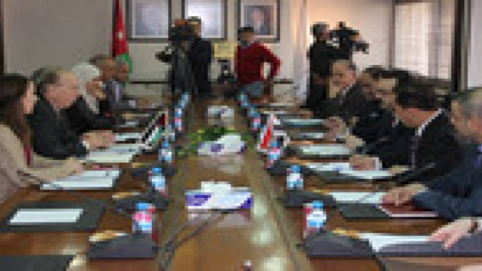 الحلواني يؤكد حرص الحكومة على تطوير التعاون مع العراق في المجالات الاقتصادية