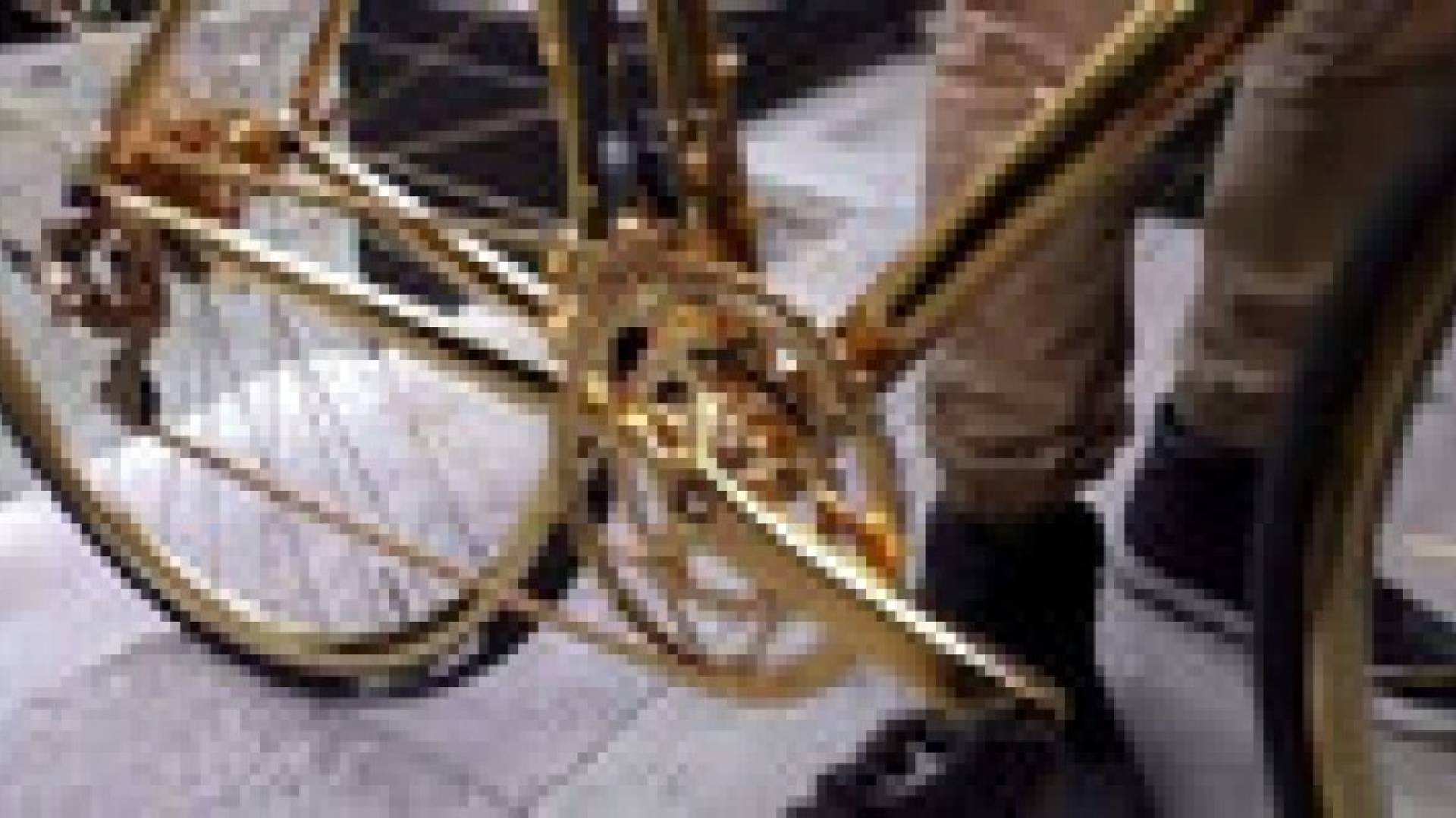 بالفيديو .. دراجة هوائية مصنوعة من الذهب سعرها أغلى من فيراري
