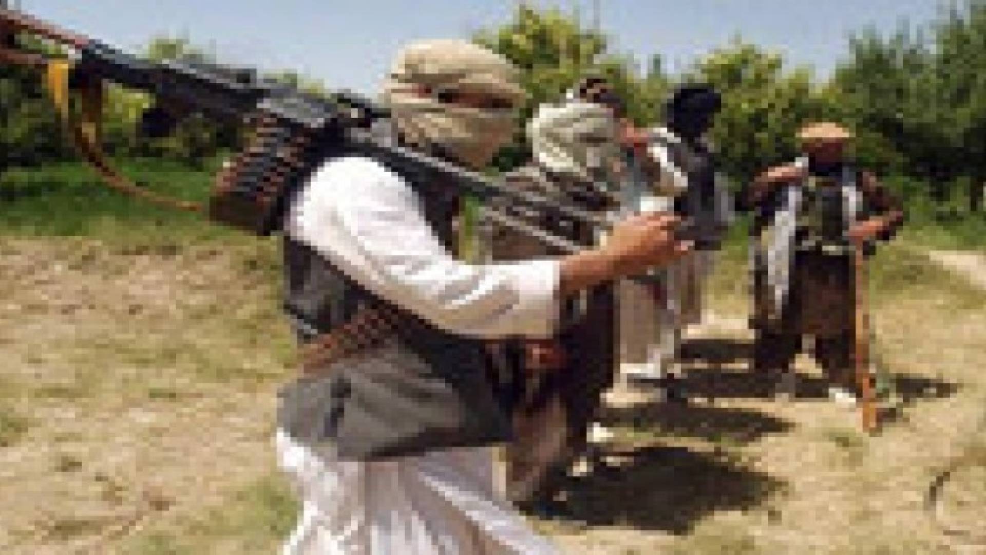 طالبان تهاجم بنكا وتحتجز رهائن في أفغانستان