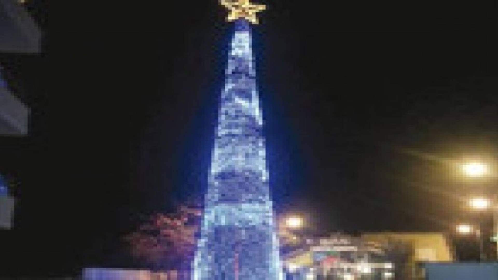 مادبا: الطوائف المسيحية تضيء شجرة الميلاد