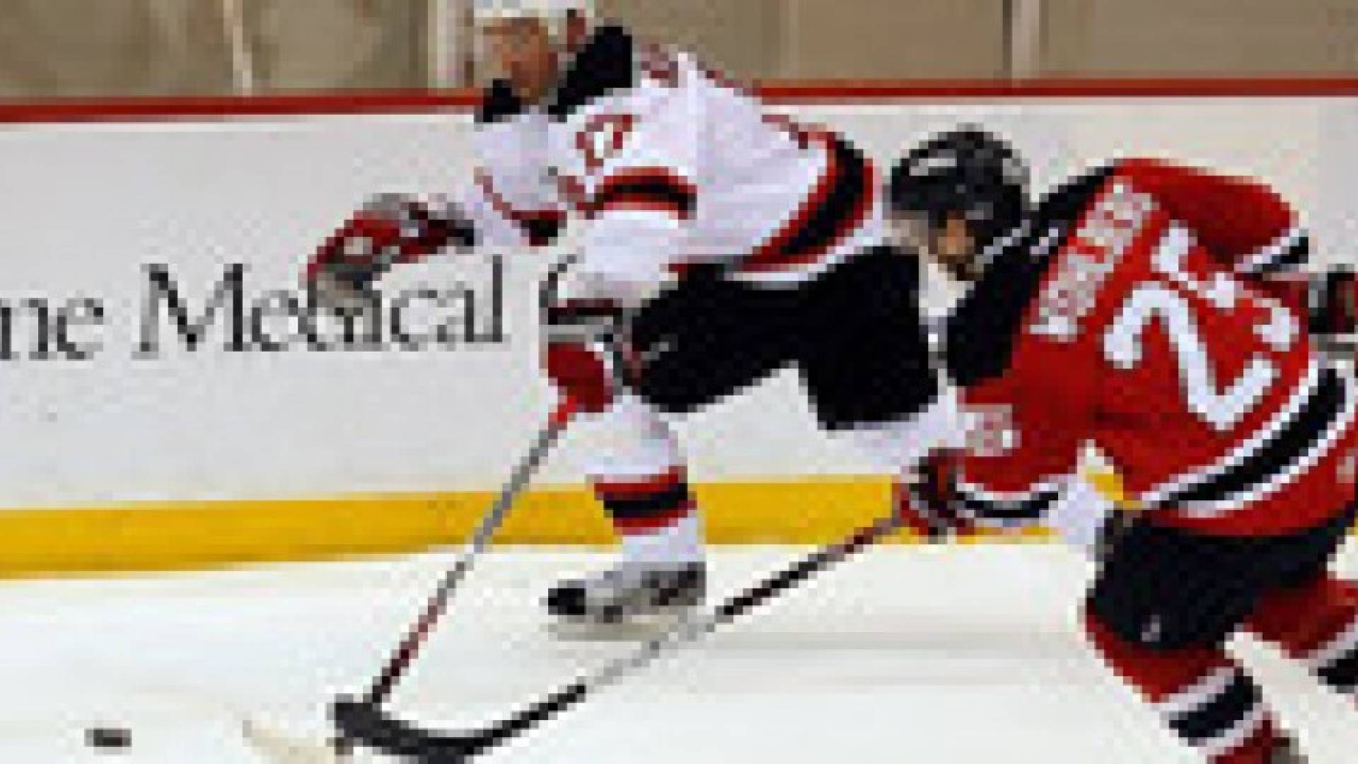 دوري الهوكي على الجليد الأمريكي: فوز بوسطن بروينز على مينيسوتا