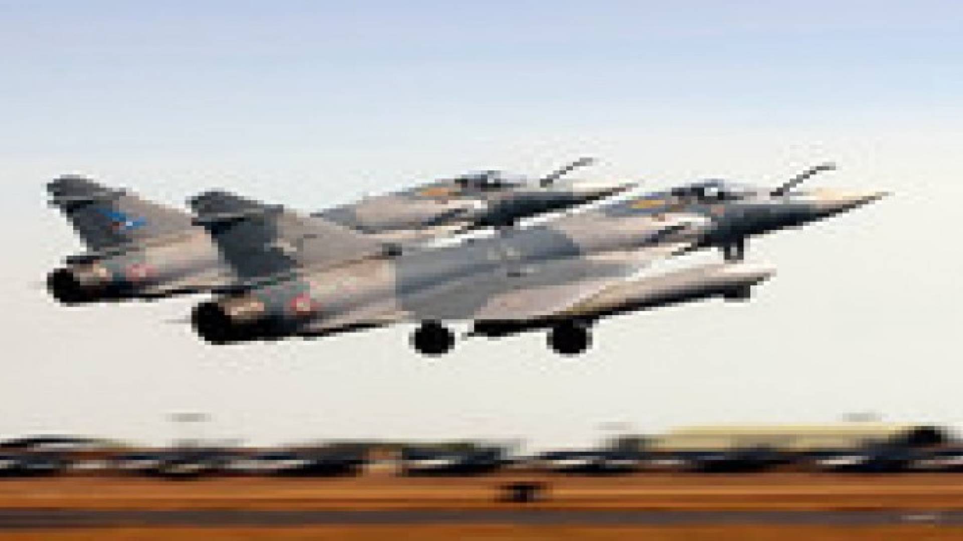 وصول ثلاثة طائرات مقاتلة فرنسية الى المملكة