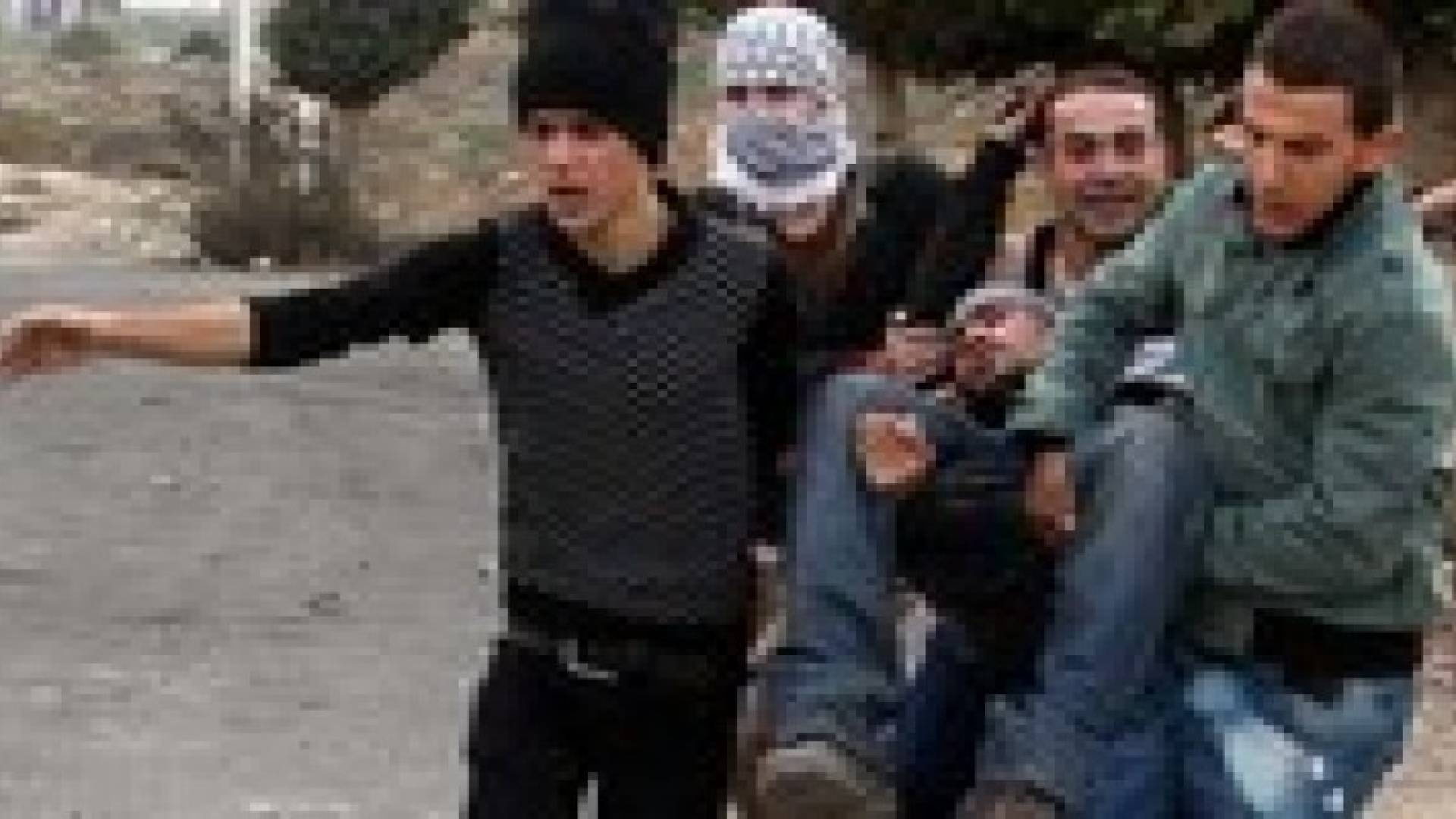 إصابات واعتقالات في مواجهات مع جيش الإحتلال بموقع استشهاد أبوعين