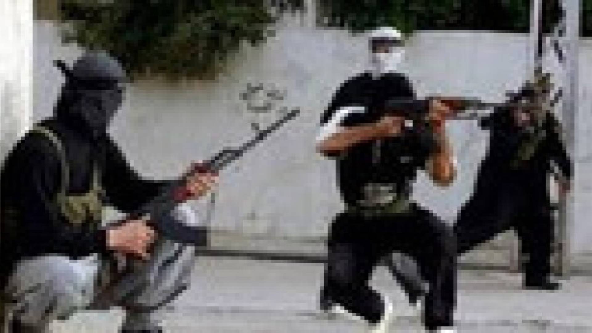 مجهولون يطلقون النار على بلدية حوارة ويحرقون سيارة أحد اعضائها