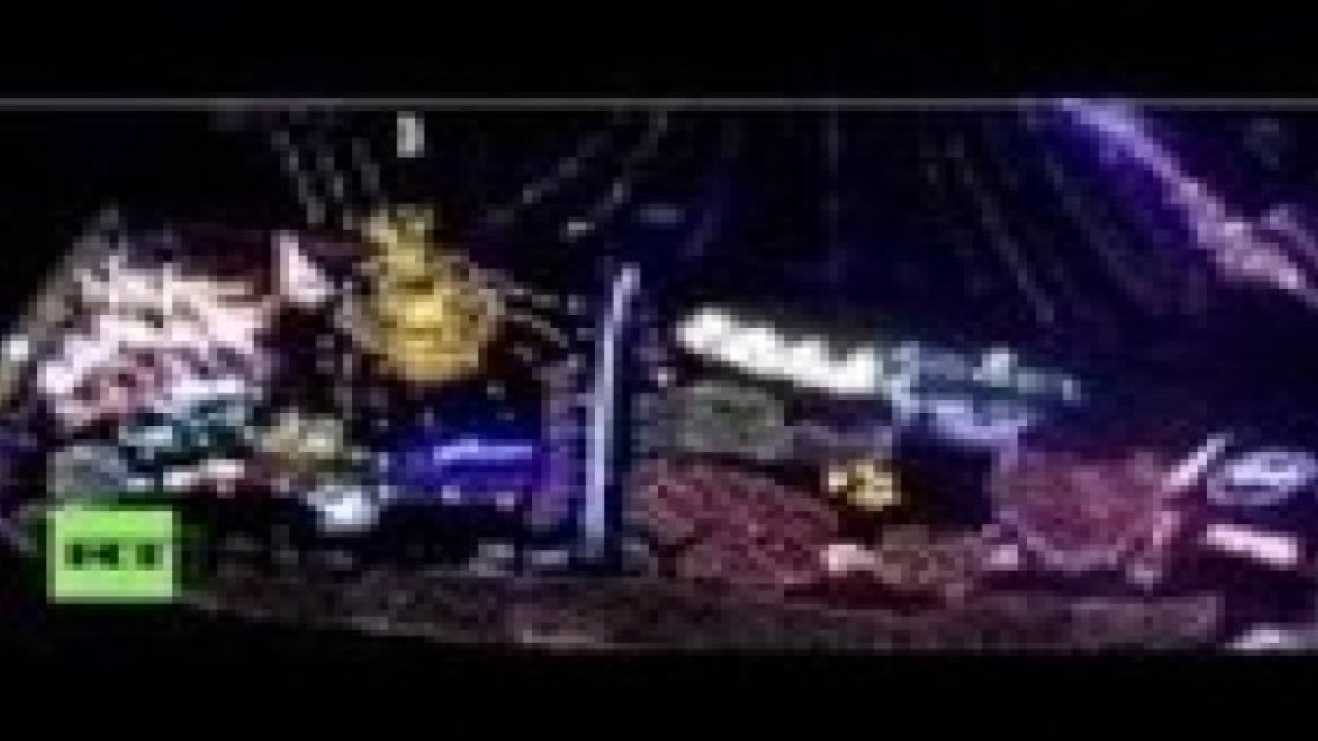 فيديو.. منزل مضاء بـ 450 ألف مصباح للاحتفال بعيد الميلاد