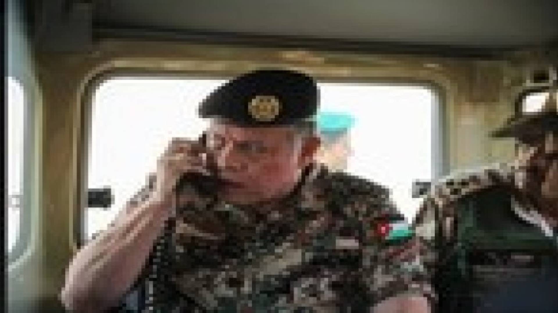 الملك يحضر تمرينا عسكريا للقوات المسلحة.. صور