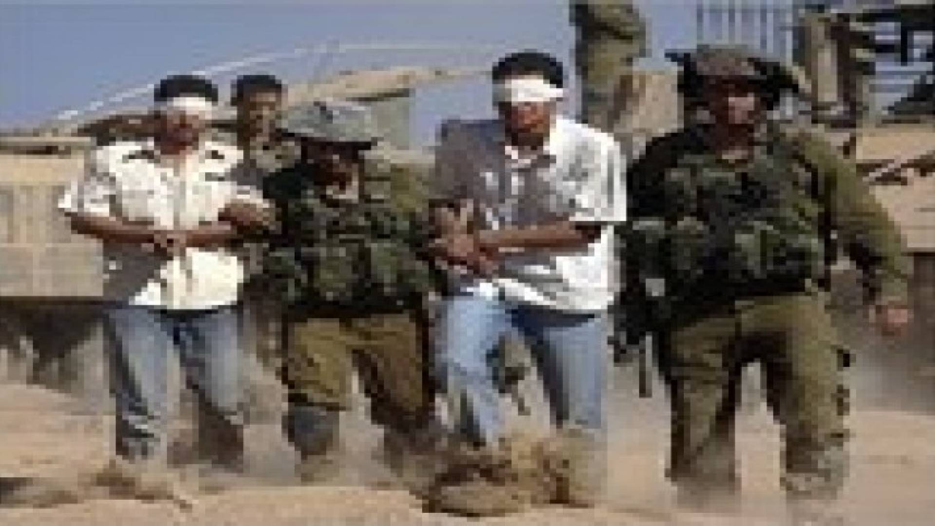 الاحتلال يعتقل 12 مواطنا من محافظات الضفة