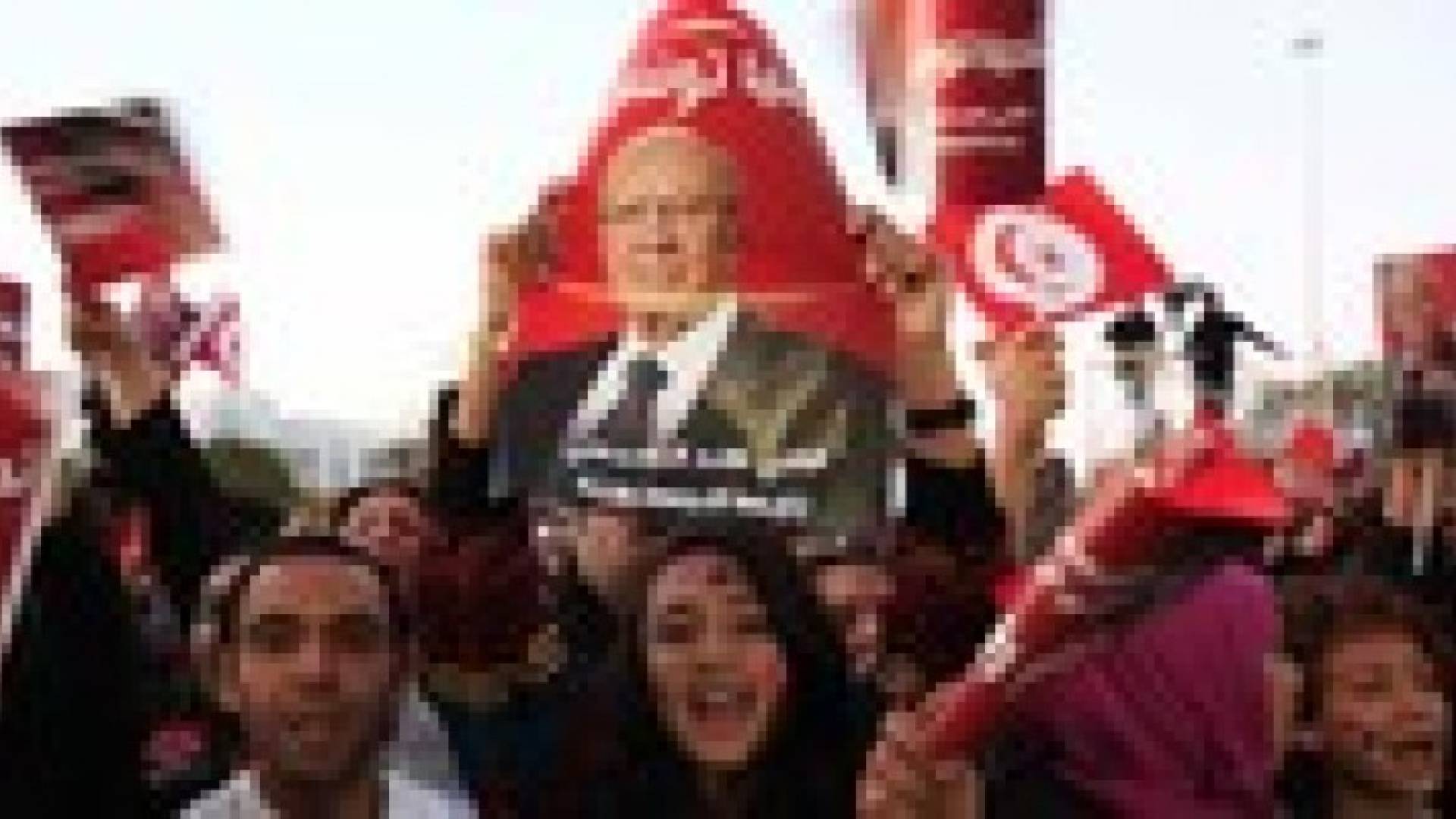 بعد فوزه.. السبسي يعد بأن يكون رئيسا لكل التونسيين