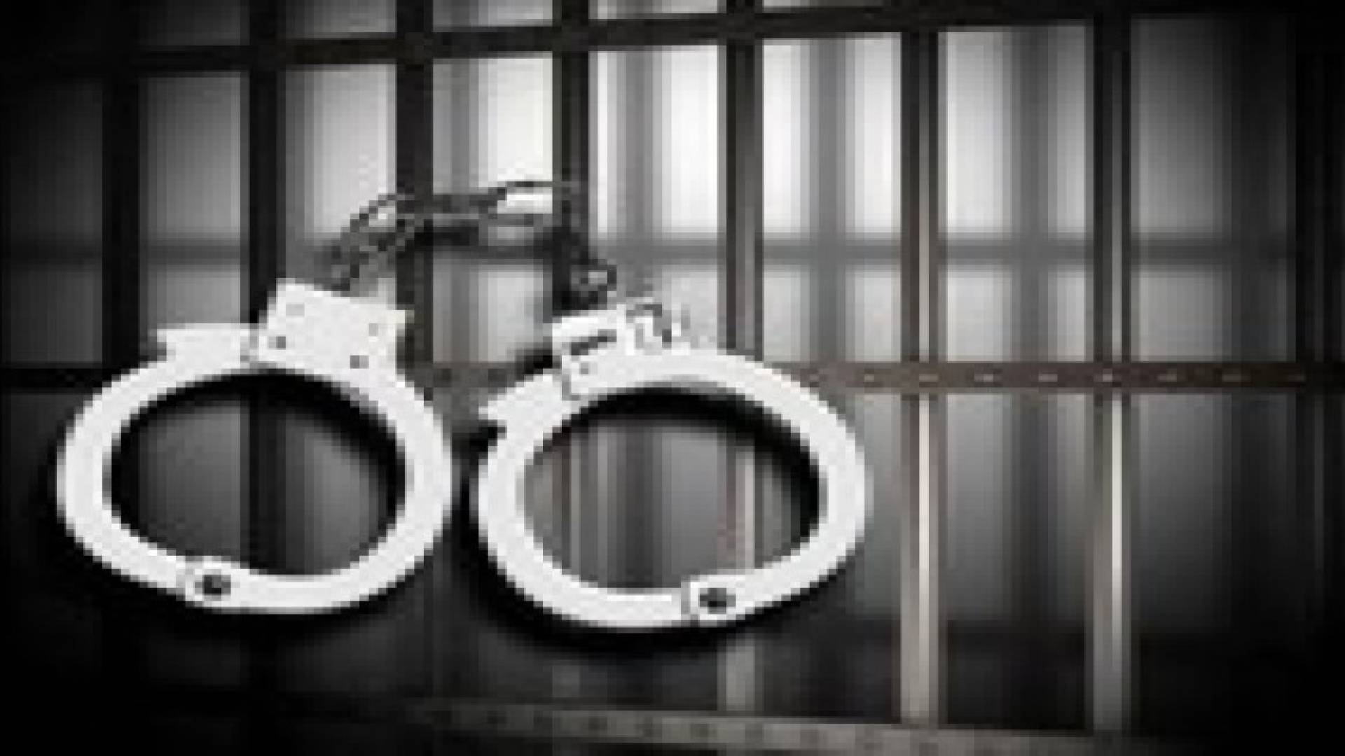 القبض على ثلاثة مروجين لمنتجات تنظيف مقلدة بالرصيفة