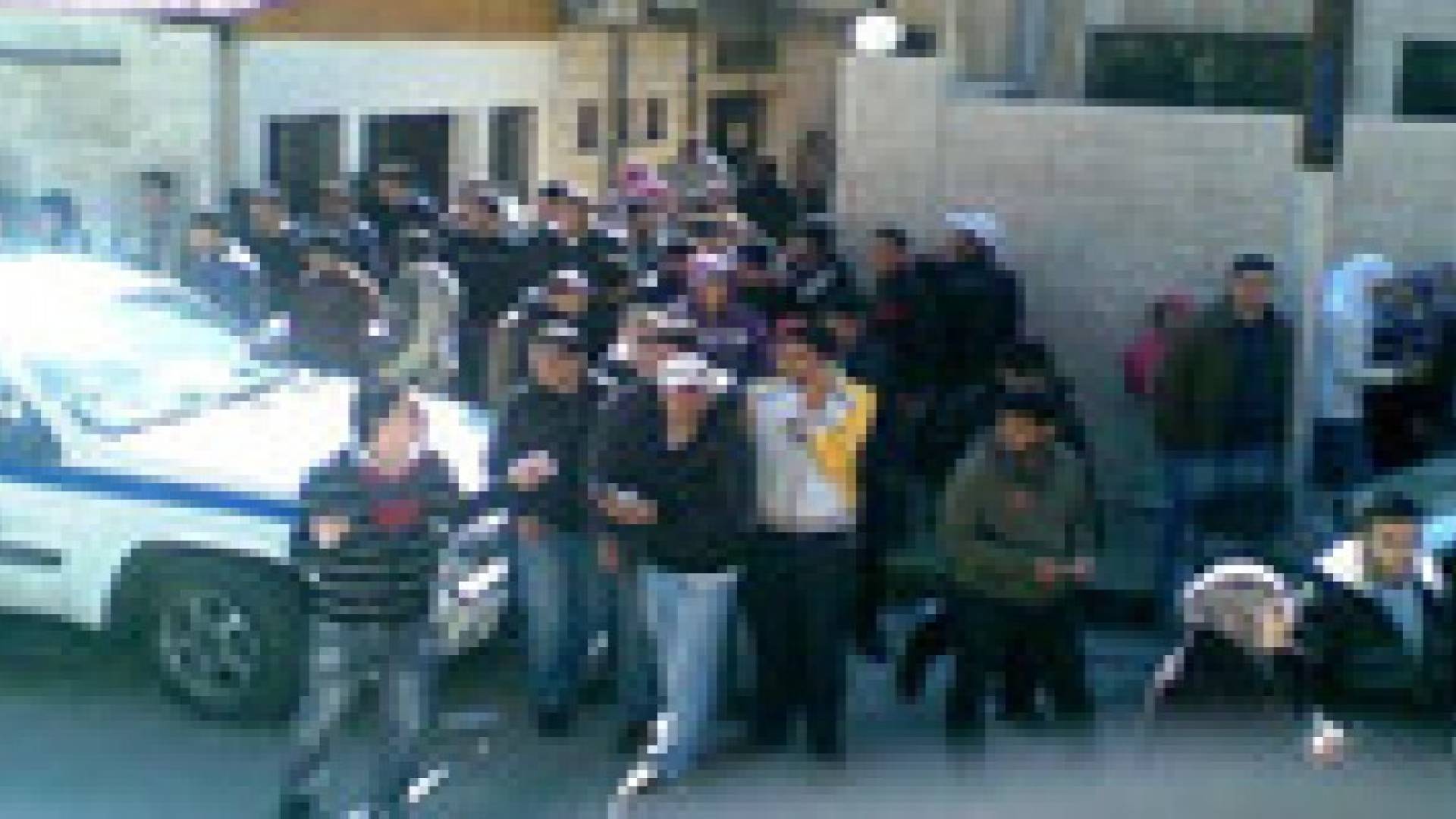 طلبة "توجيهي" يعتدون على رجل أمن في البلقاء