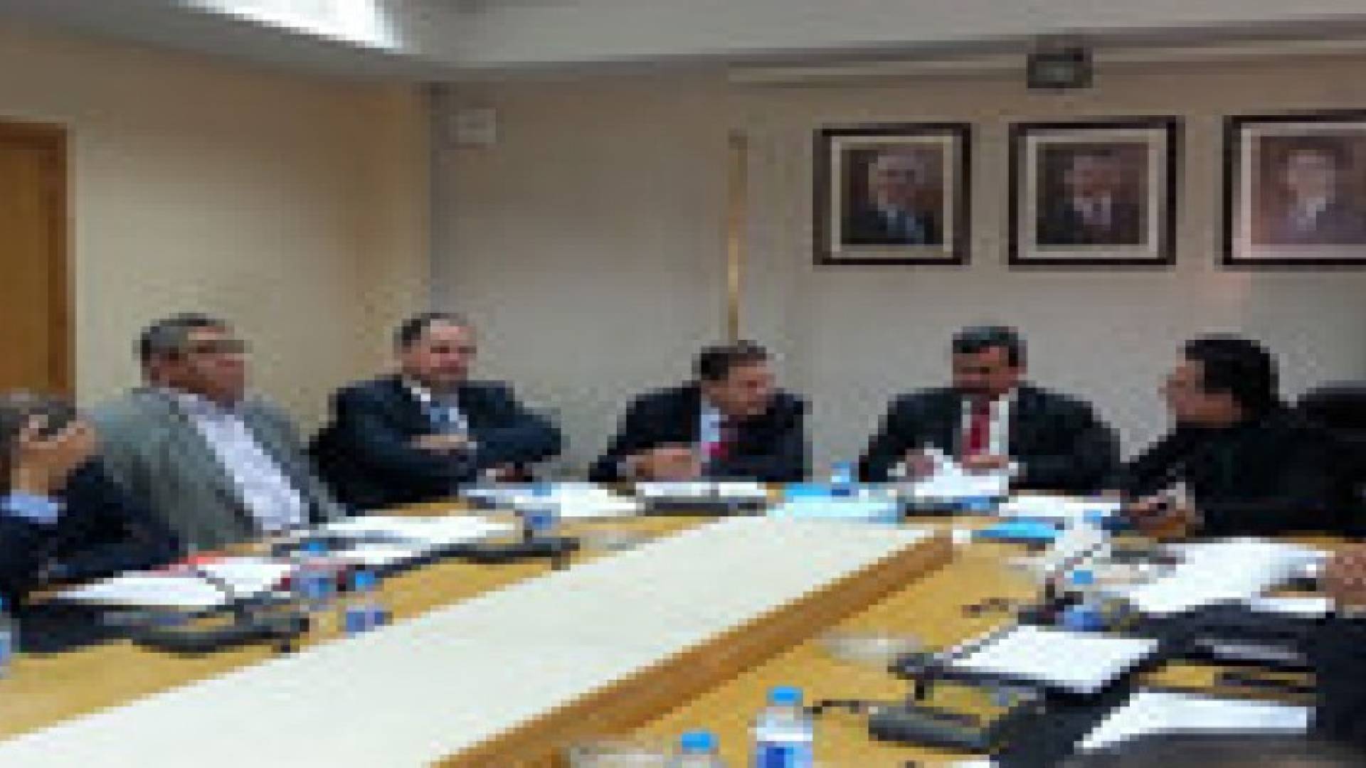 وزراء ونواب يناقشون مشروع المعاملات الالكترونية