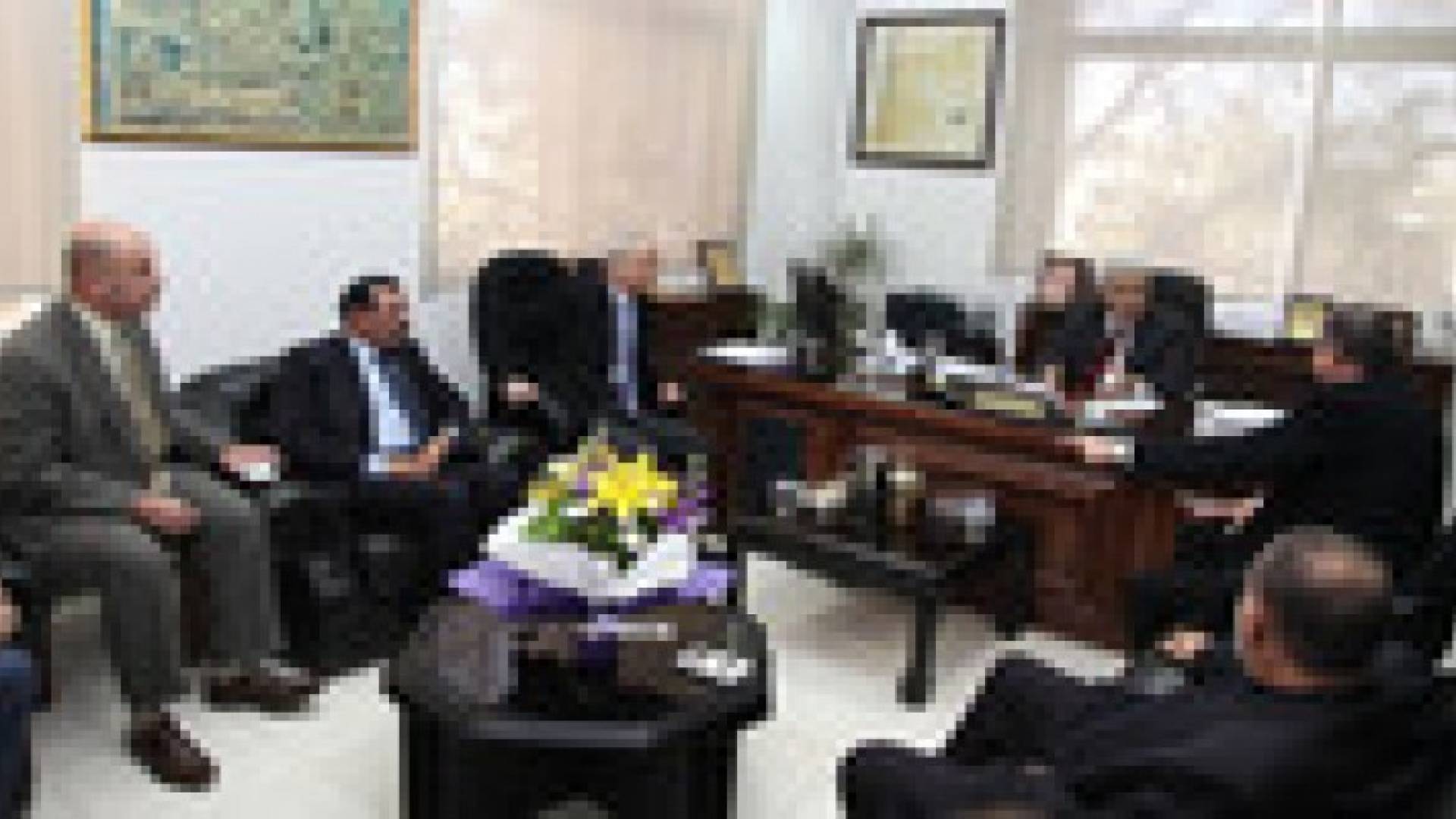النسور يوعز لدائرة الأراضي الاحتفاظ بوثائق الــ 48 و 67 من العبث