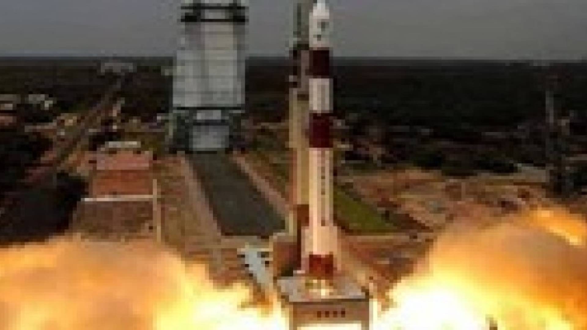 الصين تطلق قمرا صناعيا للأرصاد الجوية