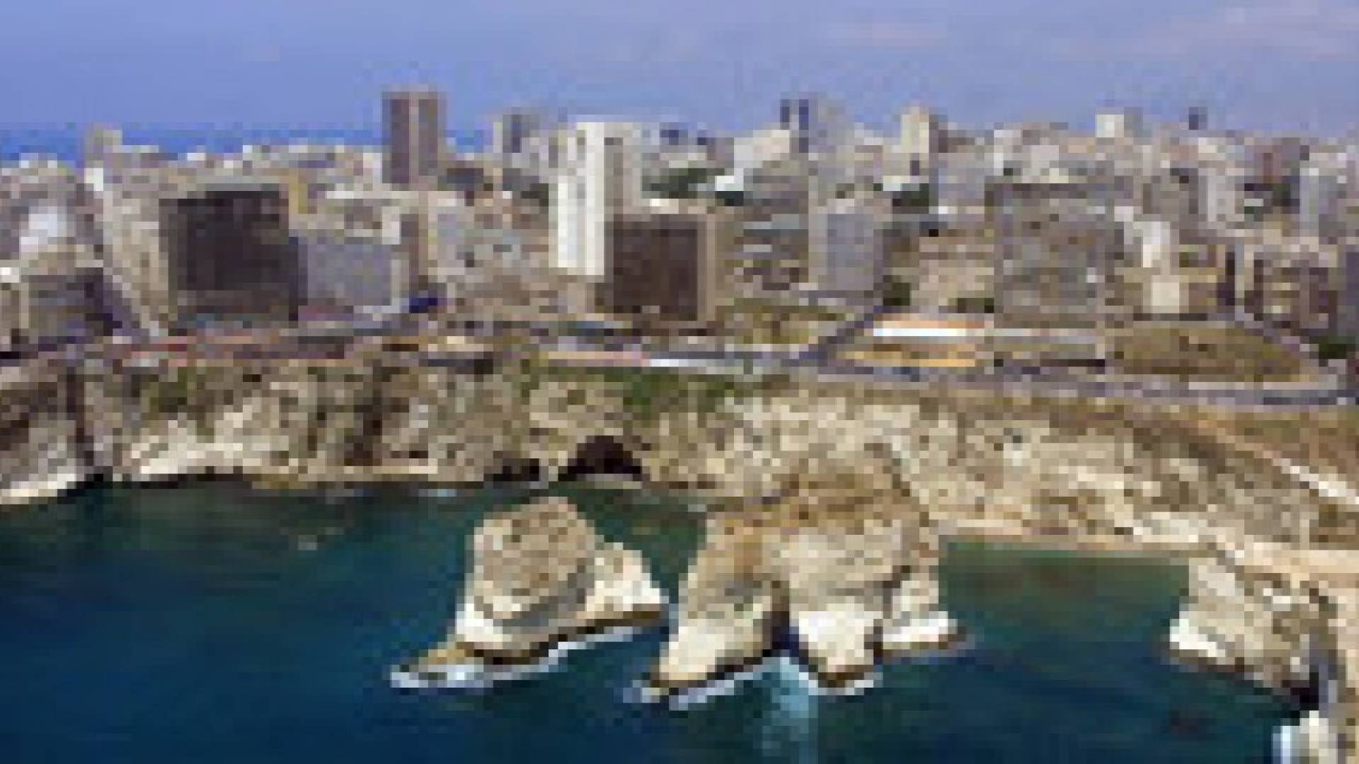 لبنان 2014.. فراغ رئاسي وإرهاب عابر