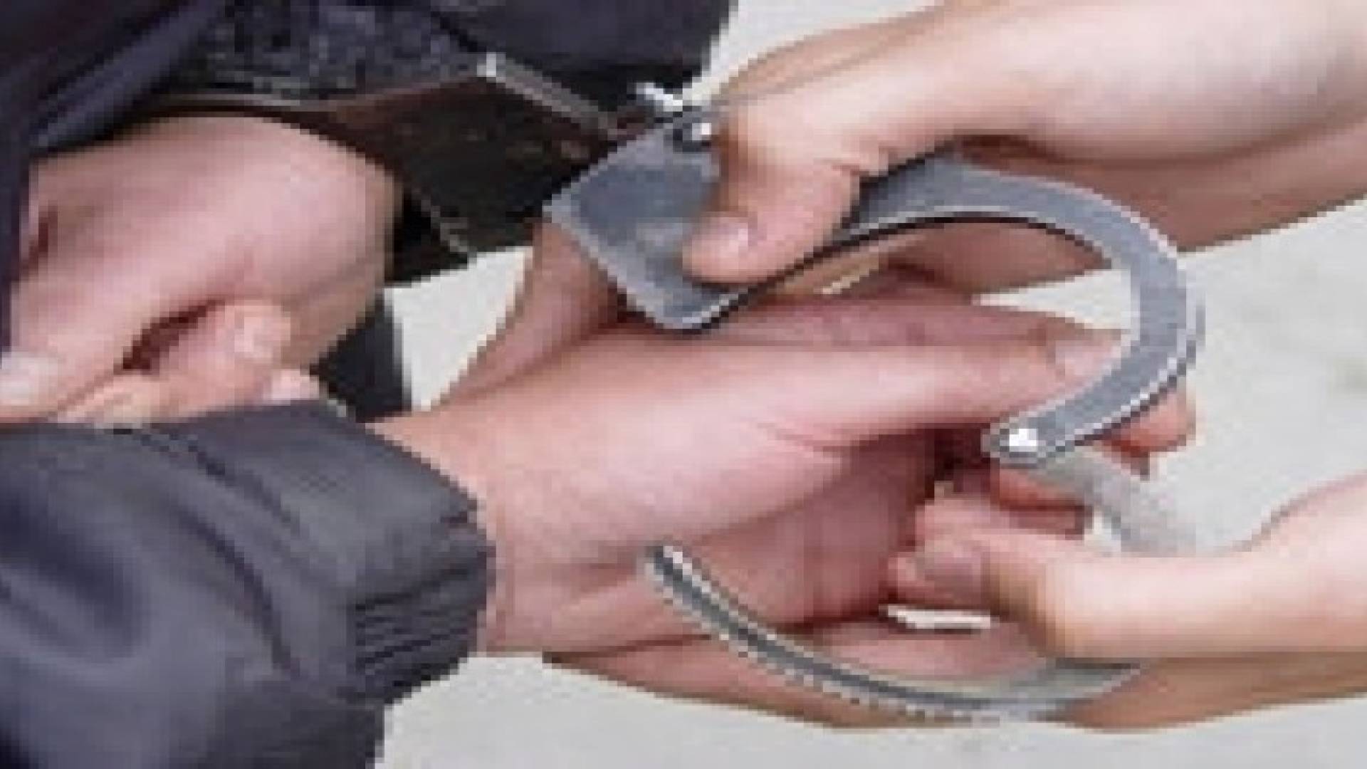 الدستور : القبض على شخصين خطرين يسلبان السائقين في الرصيفة