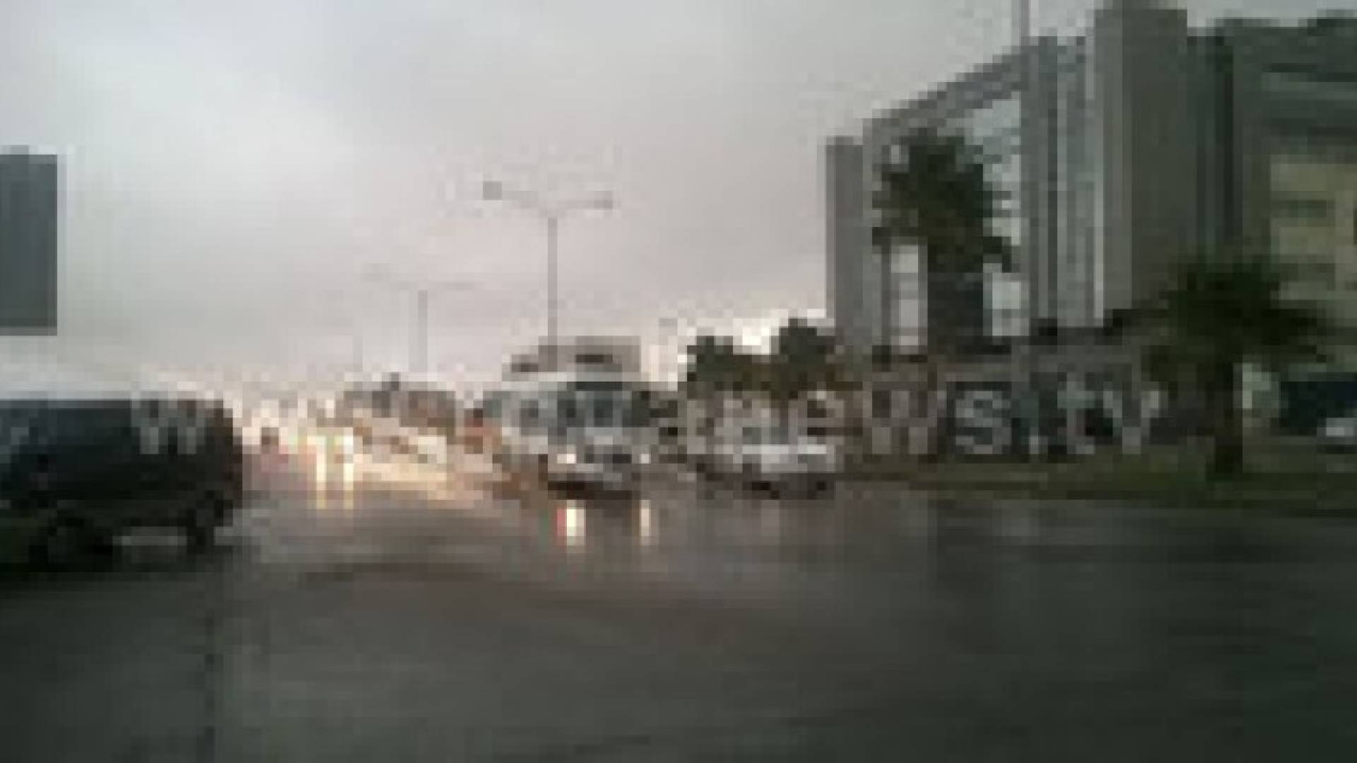 الأمطار تتساقط على العاصمة عمان .. صور