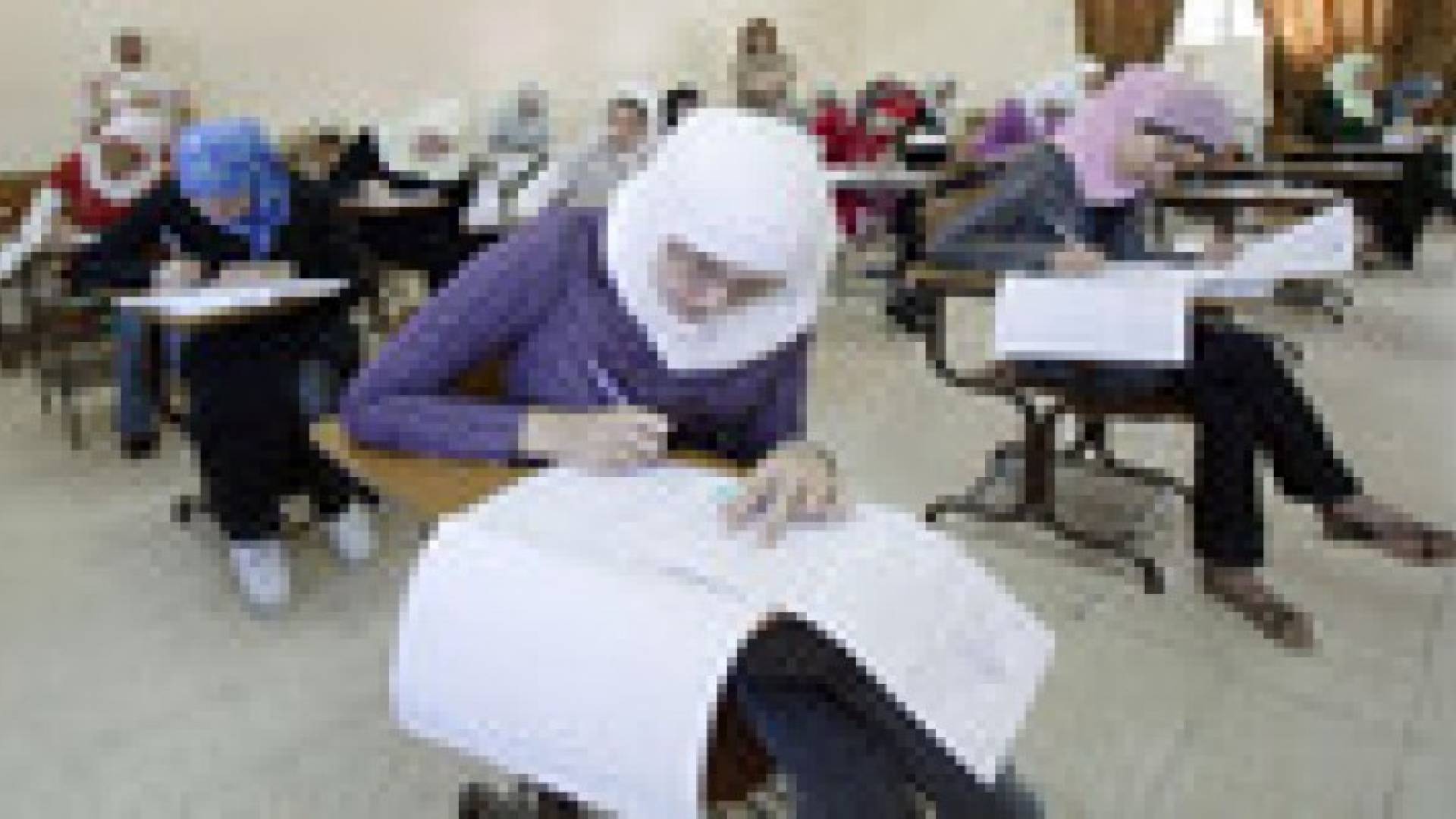 تربية الزرقاء تنفي مساعدة مراقبين لبعض طلبة التوجيهي