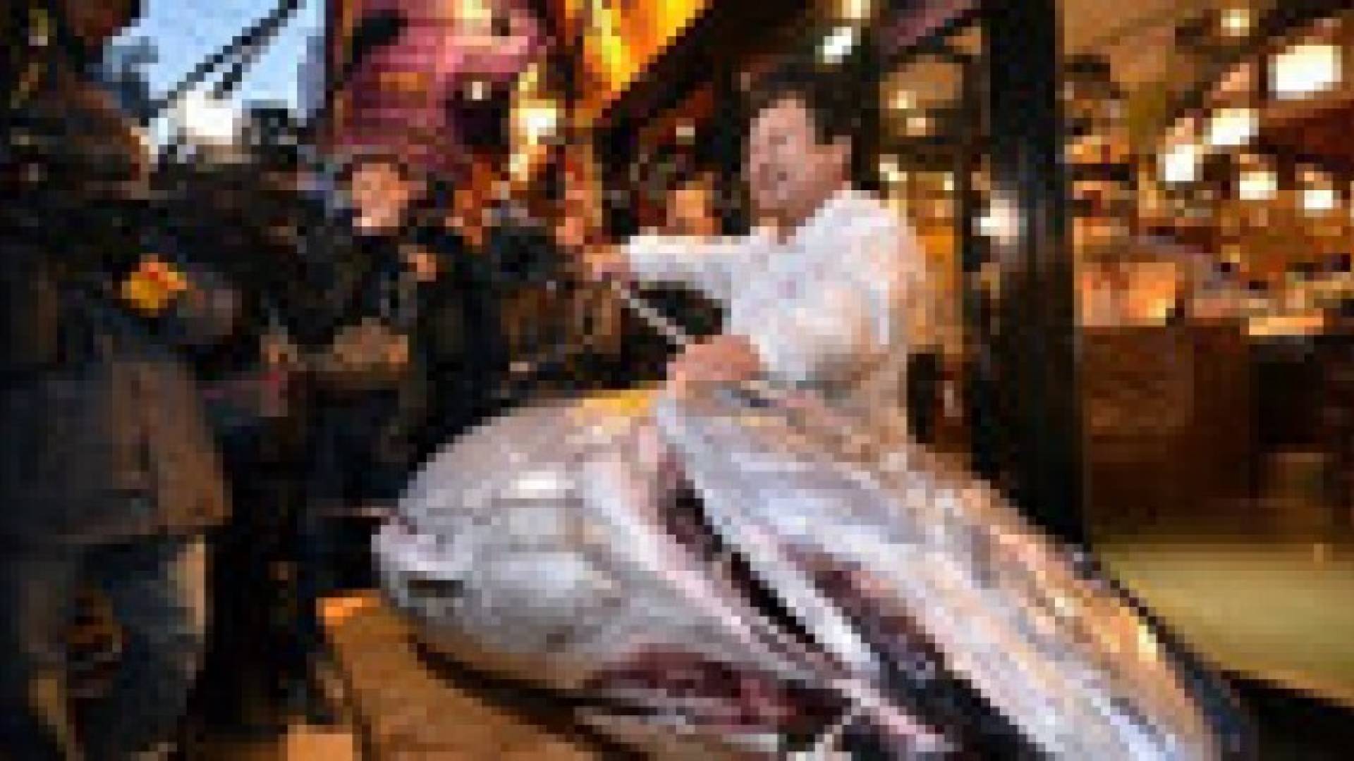 سمكة تونة حمراء تباع بسعر 37 الف دولار في طوكيو