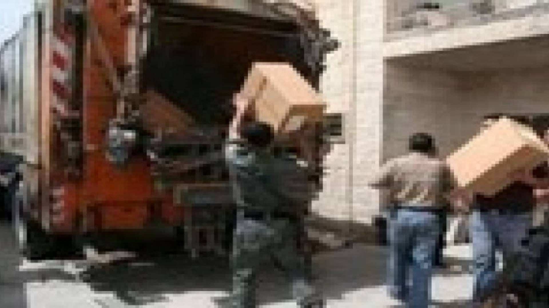 اتلاف 2 طن من المواد الغذائية الفاسدة بالرصيفة