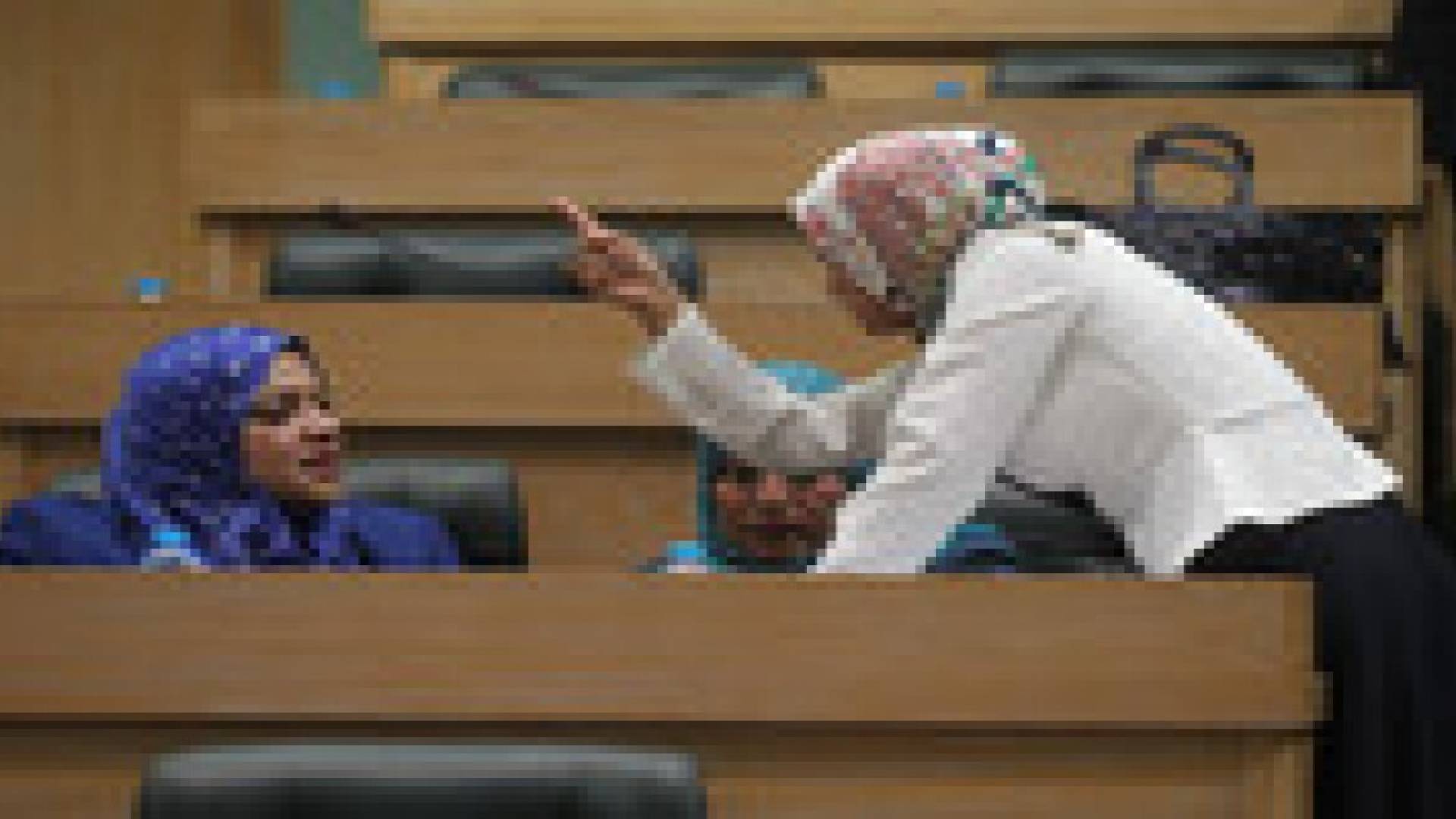 ملتقى البرلمانيات يبحث الموازنة العامة مع عدد من الخبراء