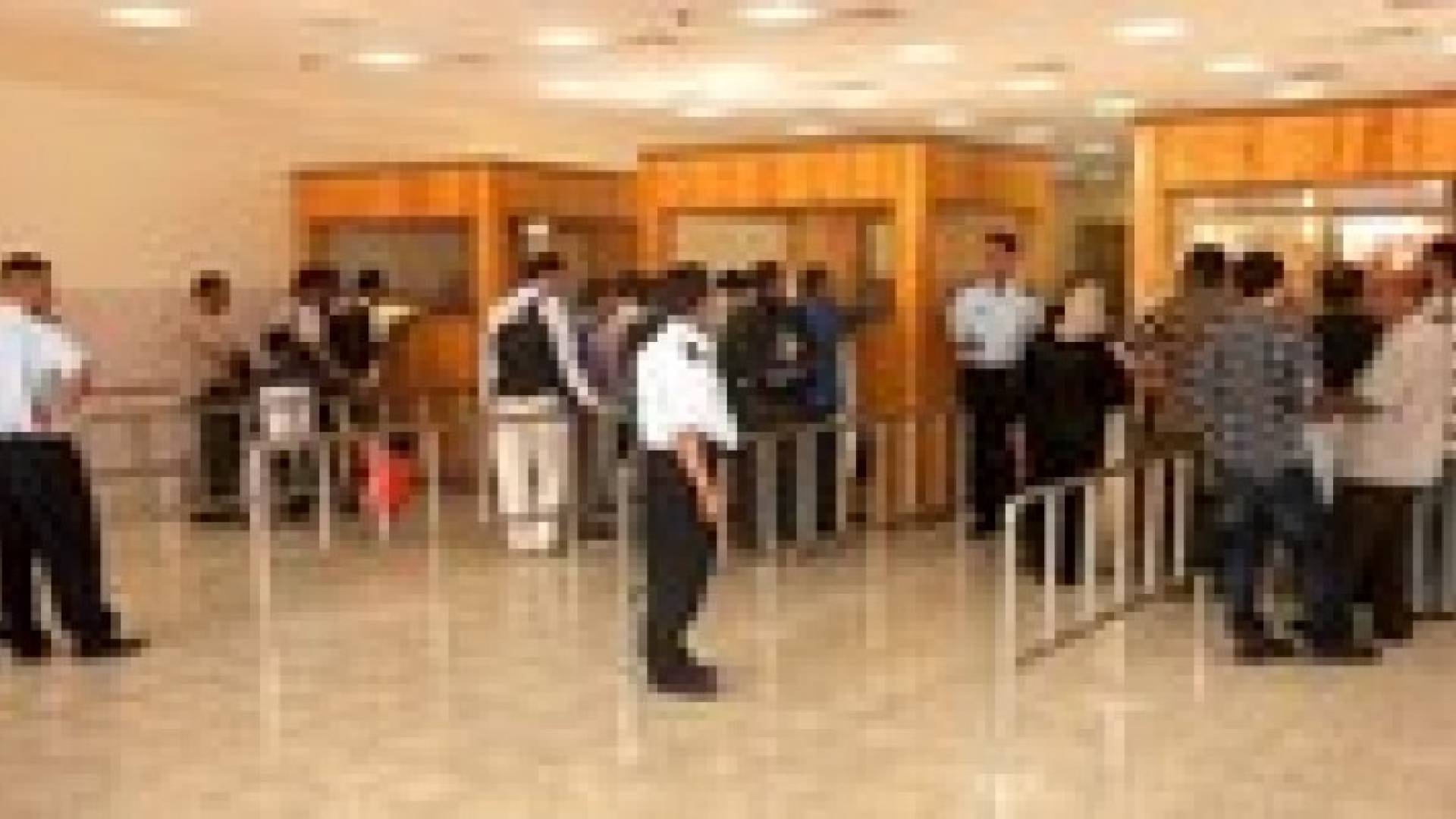 الشرطة الفلسطينية : معبر الكرامة مغلق مساء الأربعاء في كلا الاتجاهين