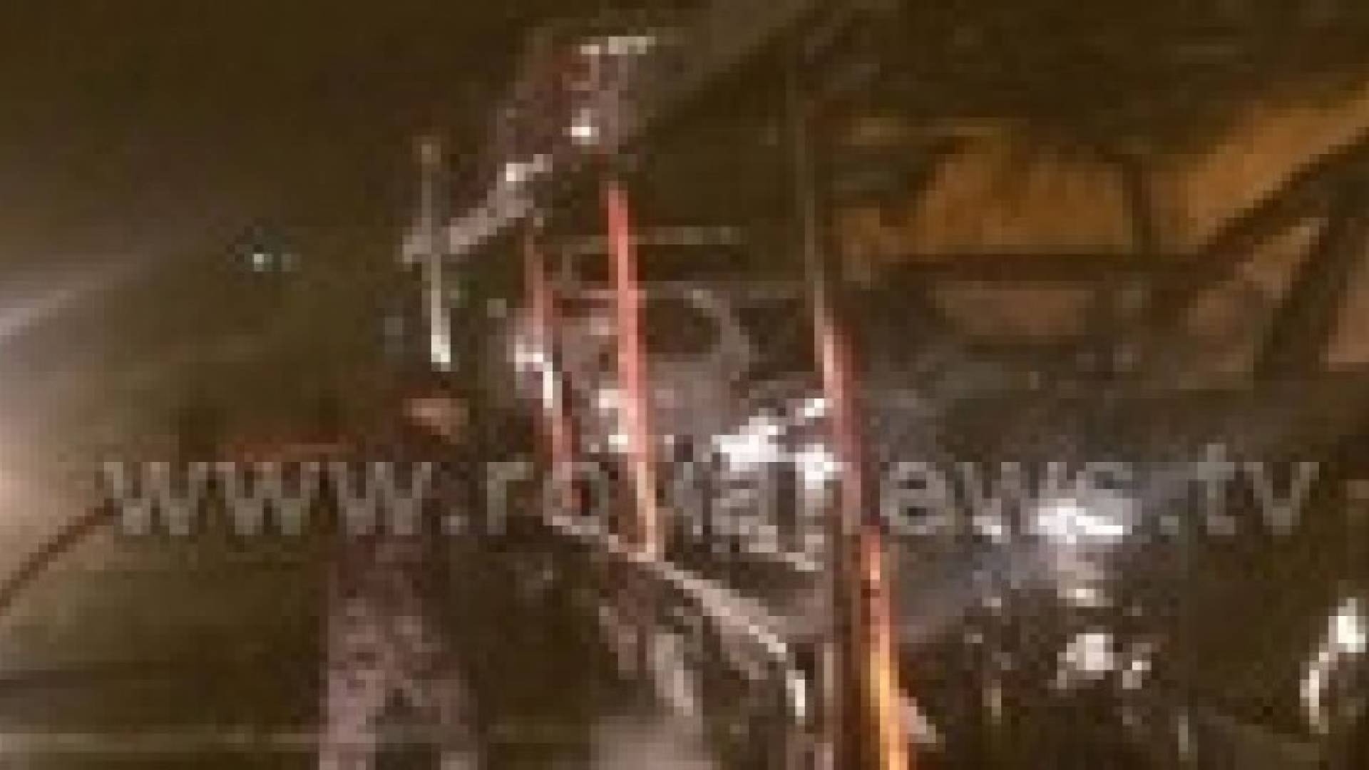 احتراق 3 مركبات على متن شاحنة في الشونة الجنوبية.. صور