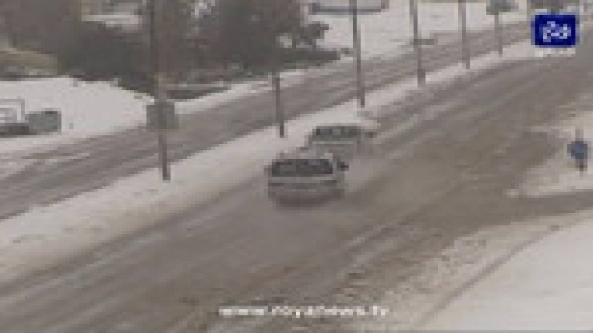 تشكل السيول بسبب ذوبان الثلوج المتراكمة .. فيديو