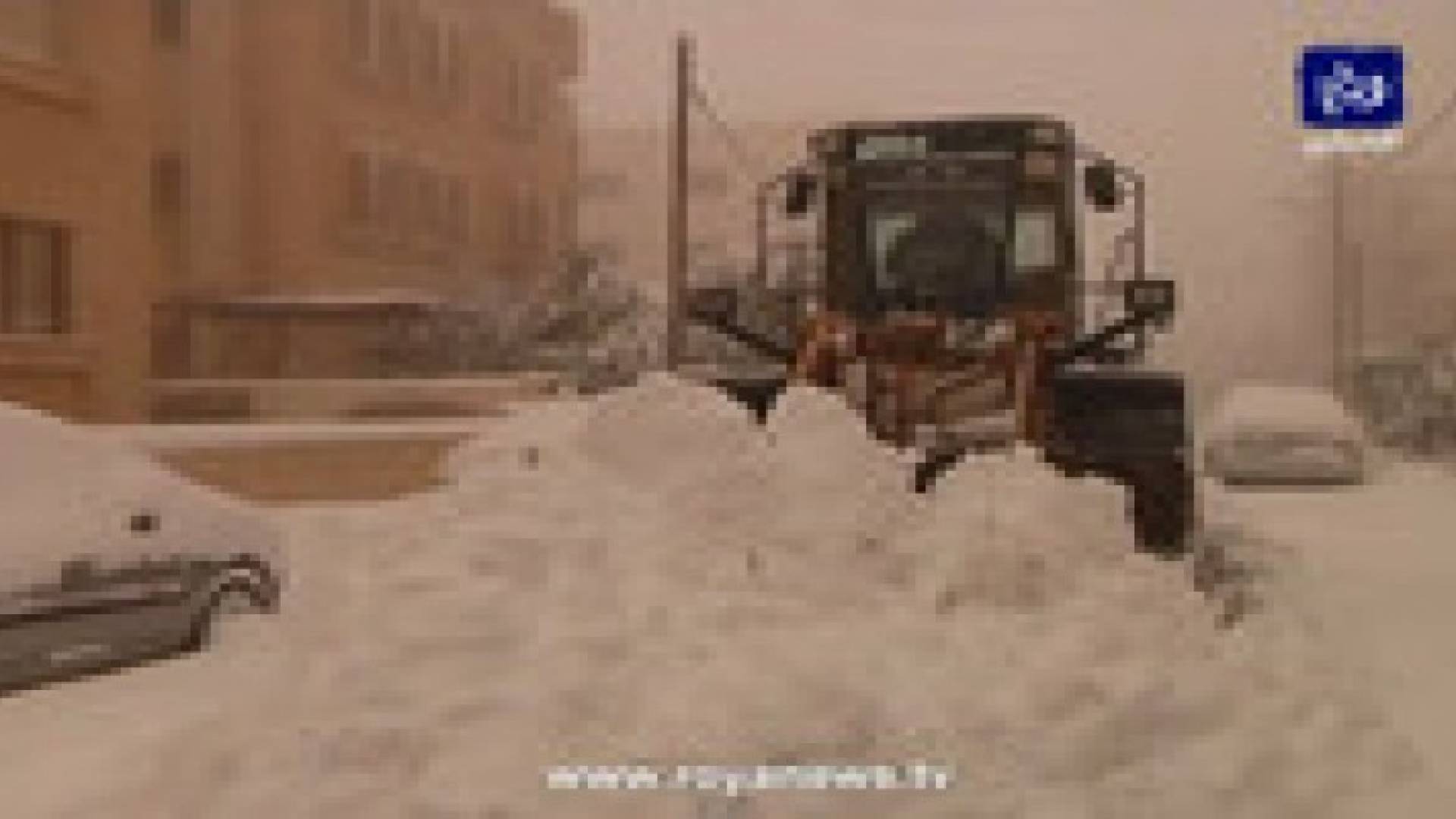 رؤيا و نقابة المهندسين تعملان على فتح طرق في العاصمة عمان .. فيديو