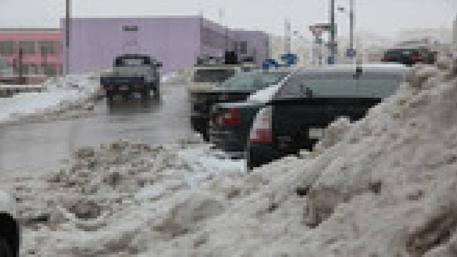 الامانة والسير ترفعان 950 مركبة معيقة ومعطلة من شوارع العاصمة