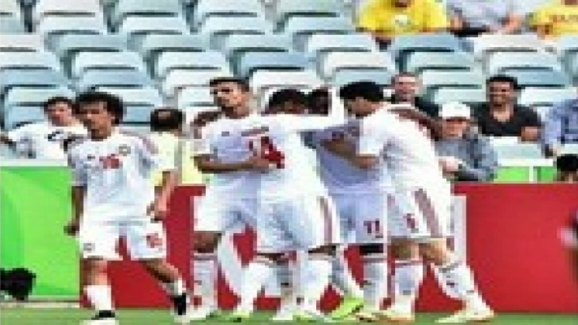 الإمارات تقسو على قطر برباعية