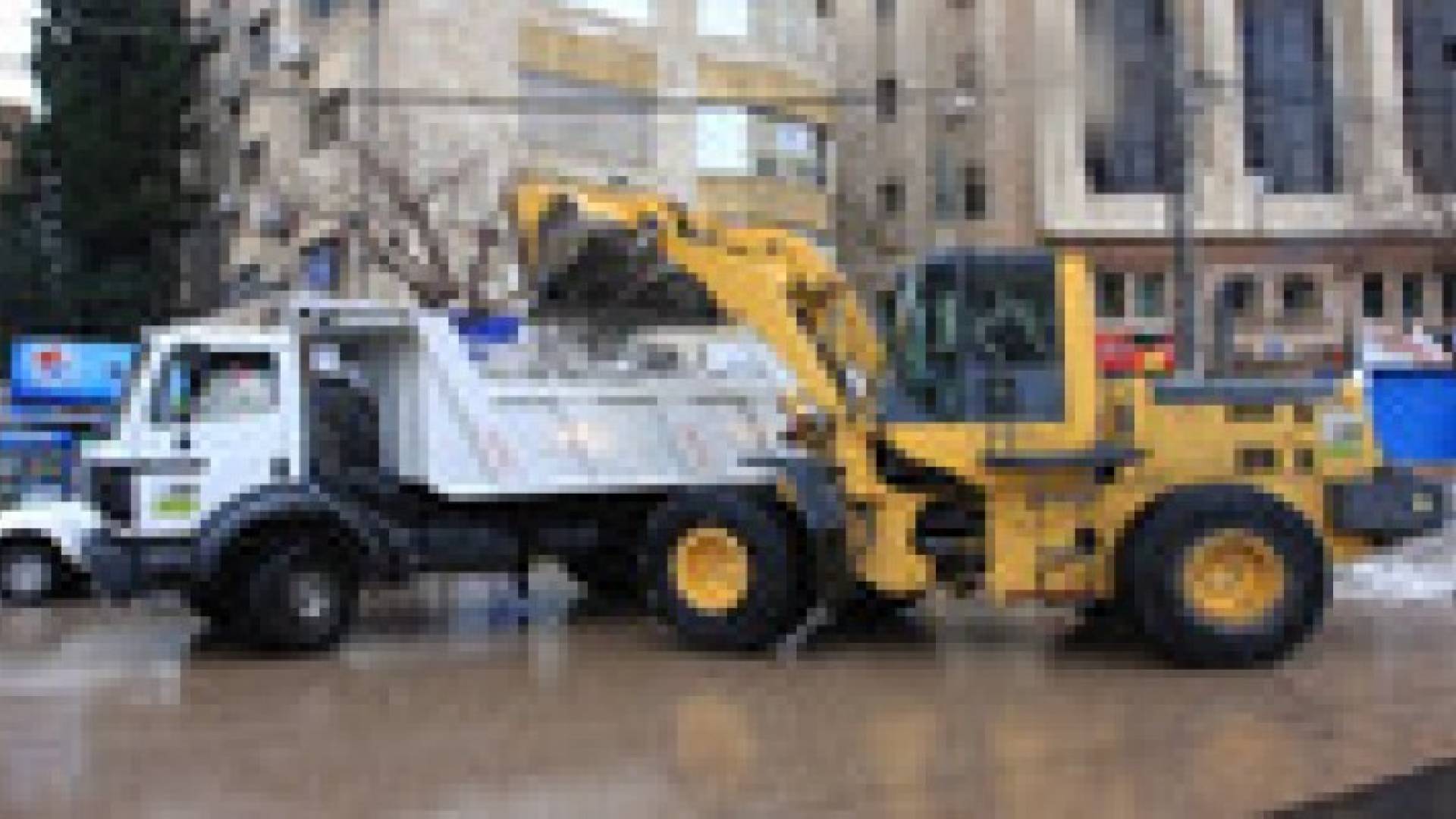 "الأمانة" تعيد فتح الطرق بعد تجدد تساقط الثلوج