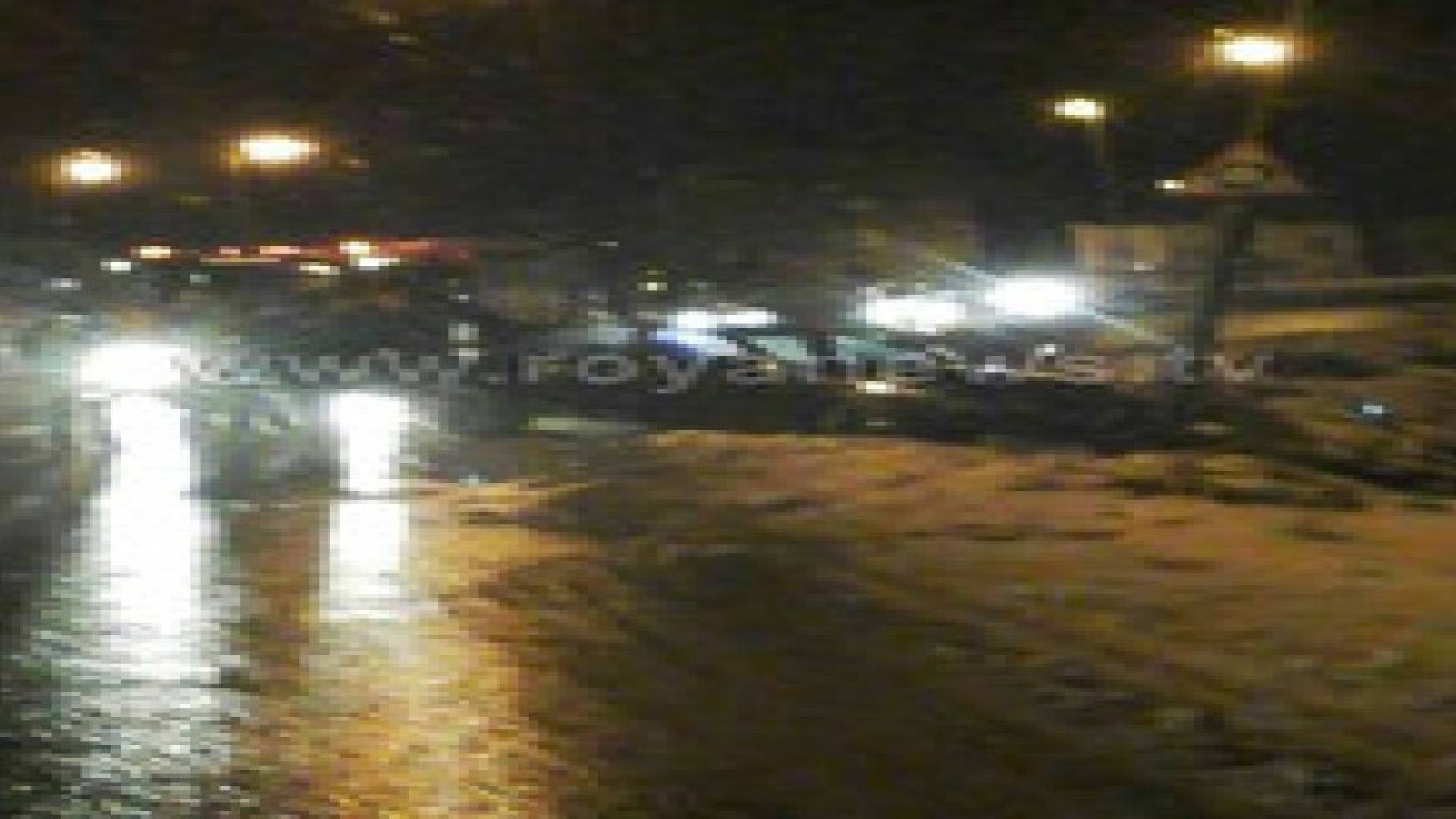 حادث تدهور مركبة في أبو علندا .. صور