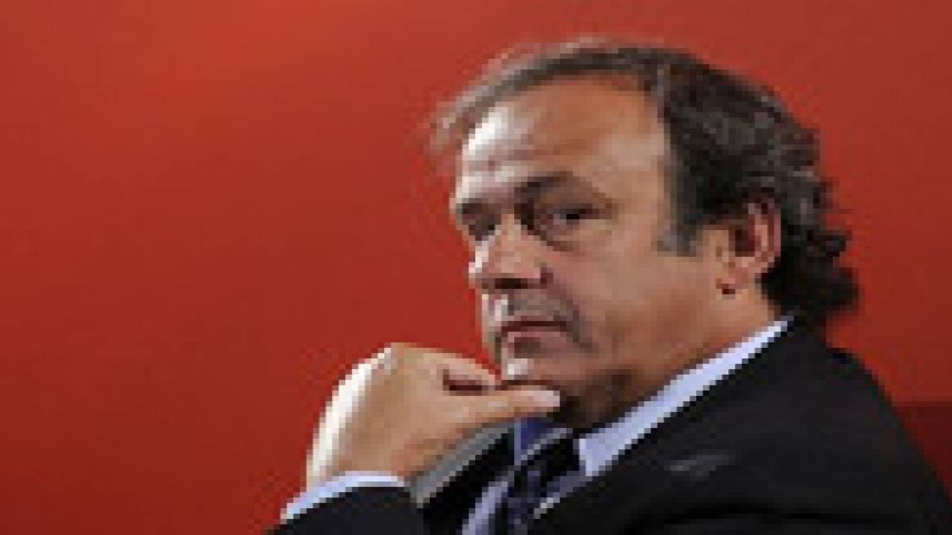 بعد إثارة الجدل.. بلاتيني يهنئ رونالدو