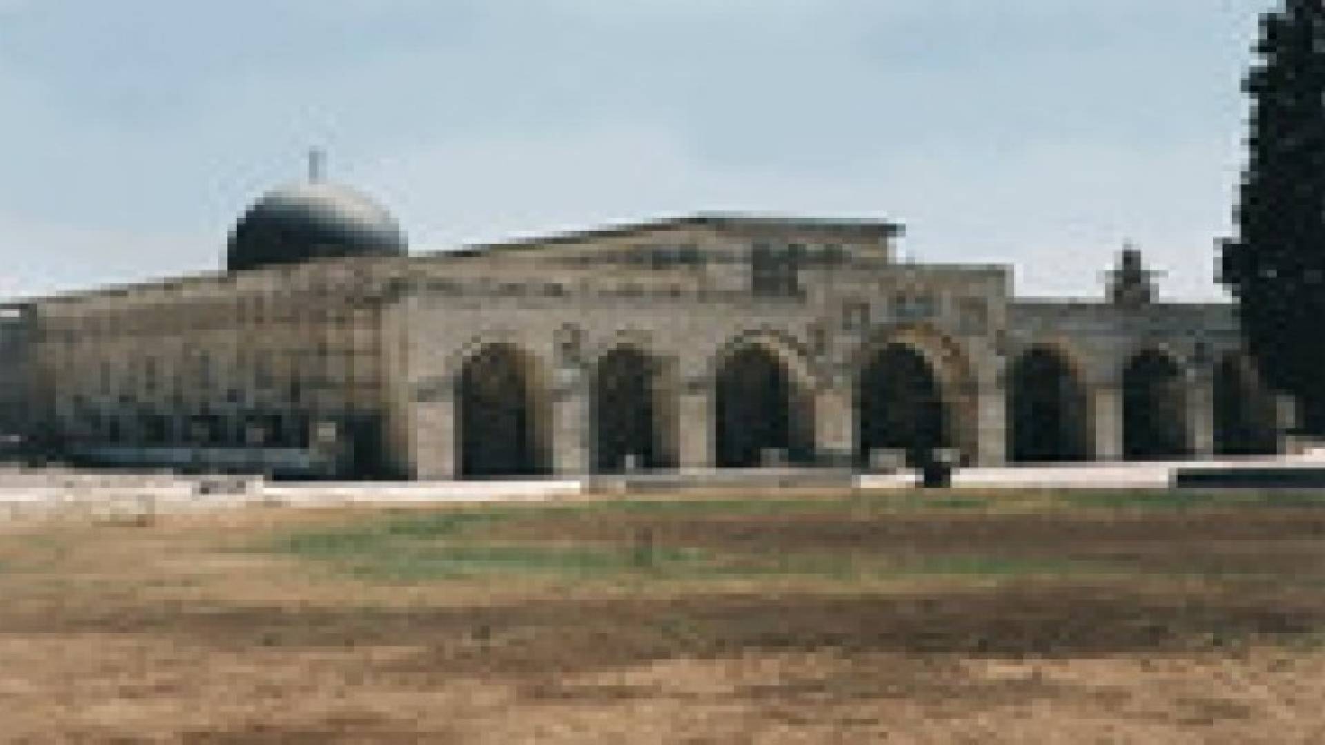 '"حاخامات الهيكل" يقتحمون الأقصى