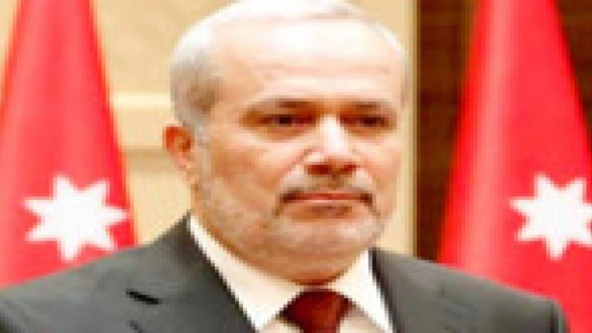 وزير الاوقاف يسلم مدراء صناديق الزكاة اسماء الأسر المستفيدة من المعونات