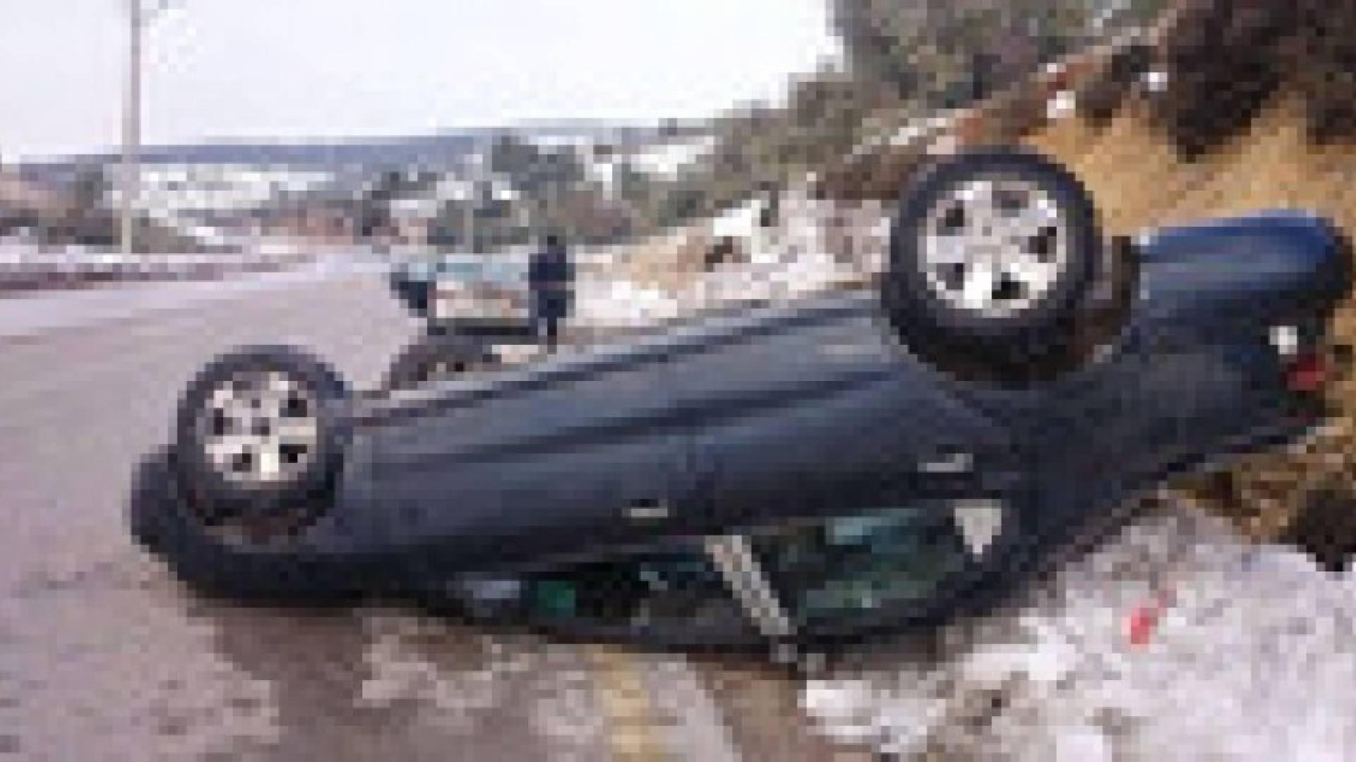 إصابة ثلاثة أشخاص اثر حادث تدهور في الشونة الشمالية