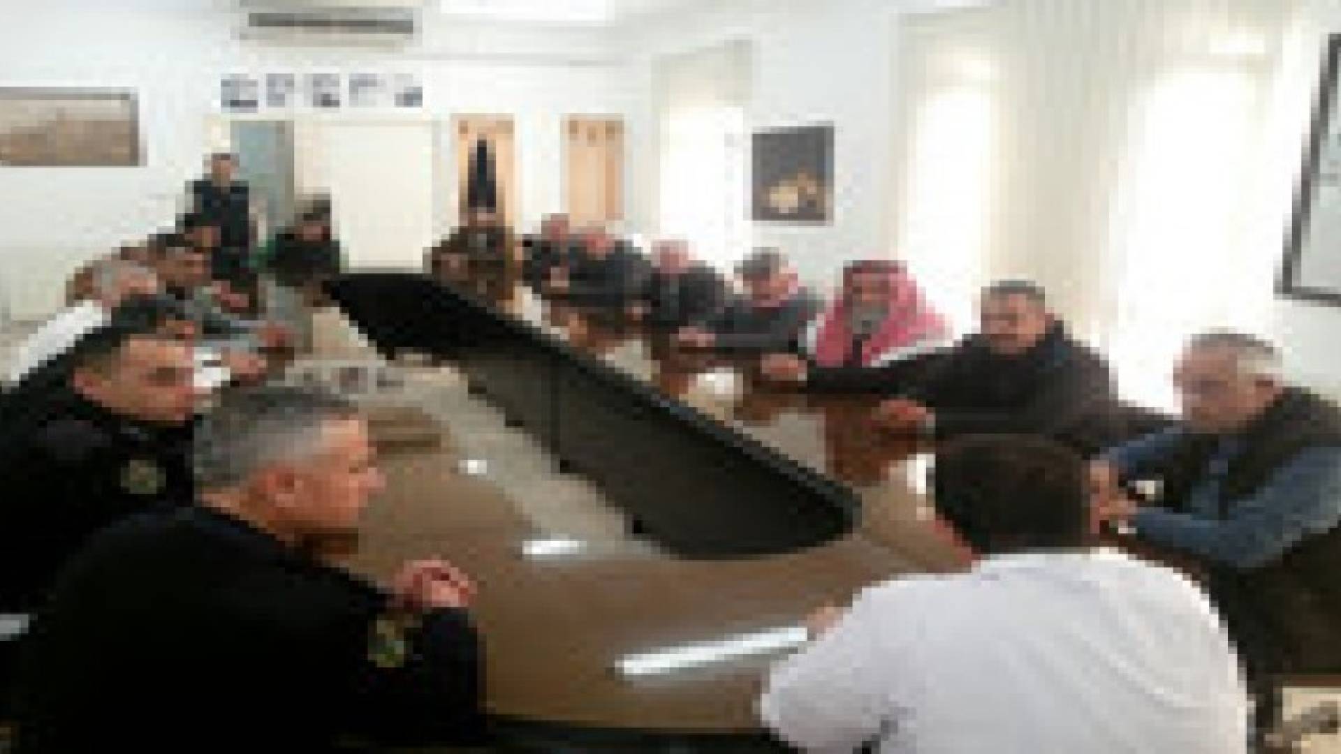 منع الوقوف في الوسط التجاري لمدينة السلط .. صور