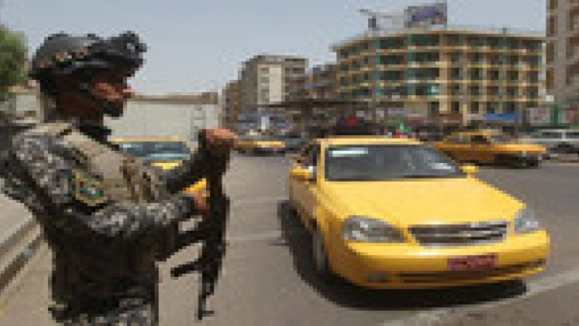 مقتل 9 وإصابة 14 في تفجير انتحاري استهدف حاجزا للجيش شمالي بغداد