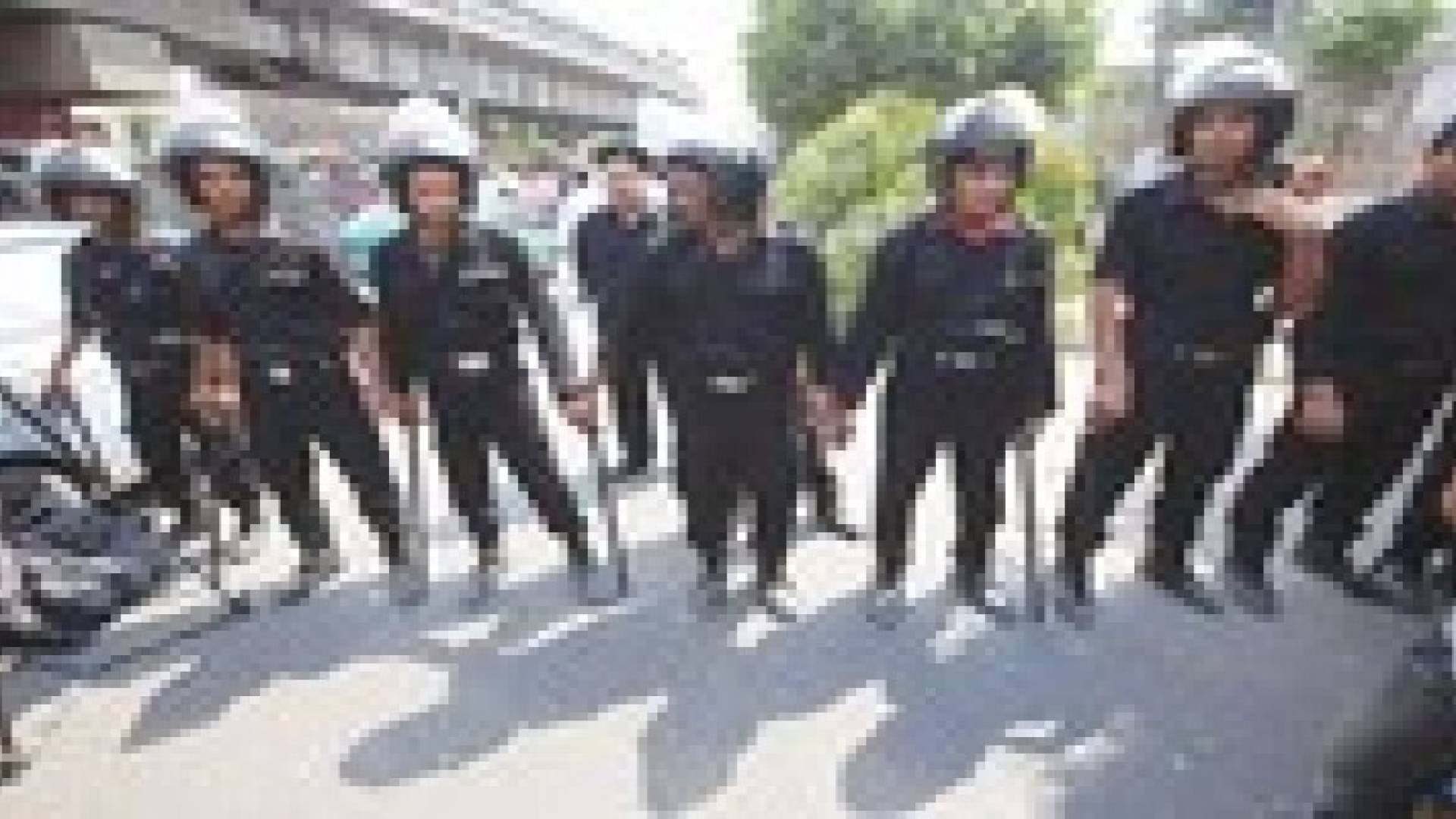 إصابة ضابطي شرطة إثر تفجير قنبلة بدائية الصنع شرقي القاهرة