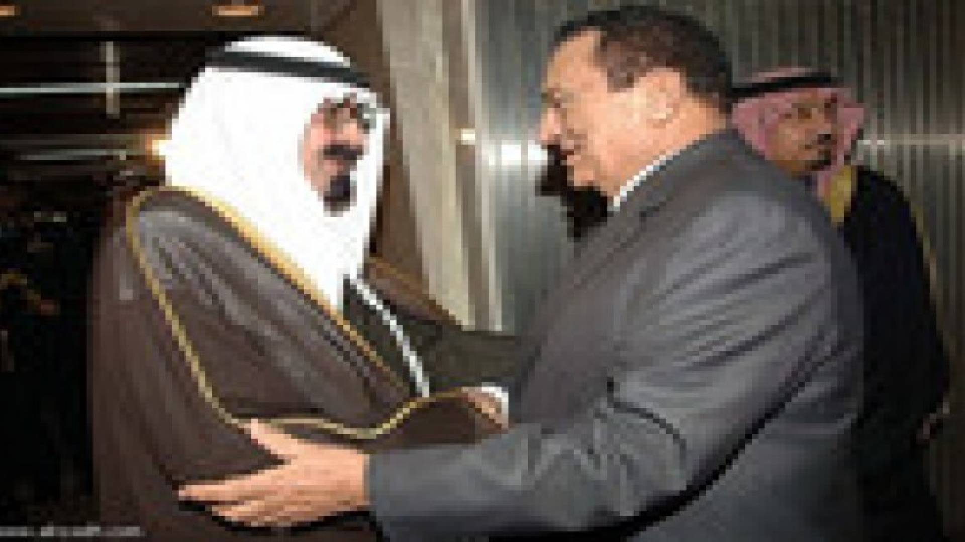 مبارك يدخل في حالة بكاء هستيري بعد علمه بنبأ وفاة الملك عبدالله