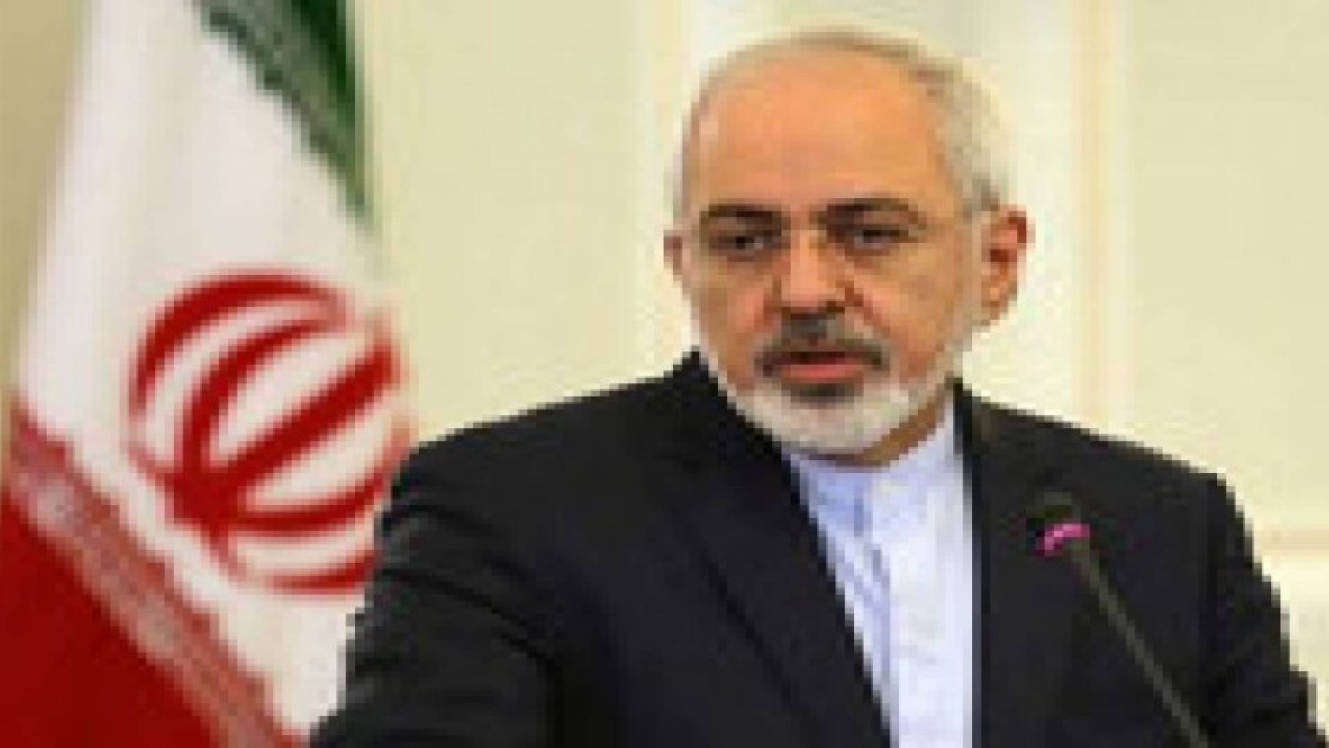 برلمان إيران يستدعي ظريف لقيامه بنزهة على الأقدام مع كيري بجنيف